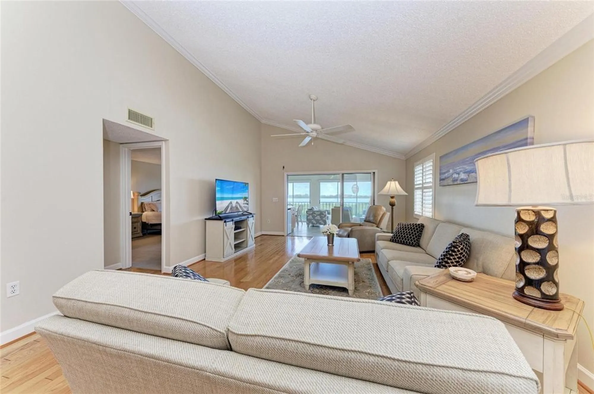 Property Slideshow image 11 of 45 | 1247 edgewater cir # 1247, Bradenton, FL, 34209