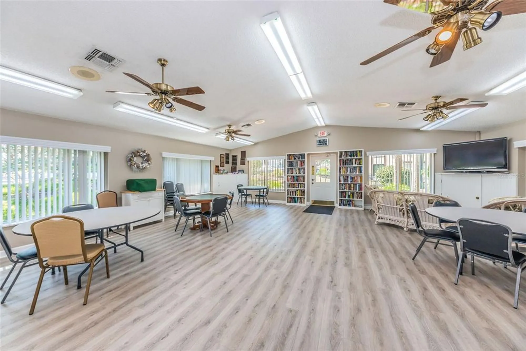 Property Slideshow image 45 of 70 | 2687 pine ridge way e1, Palm Harbor, FL, 34684