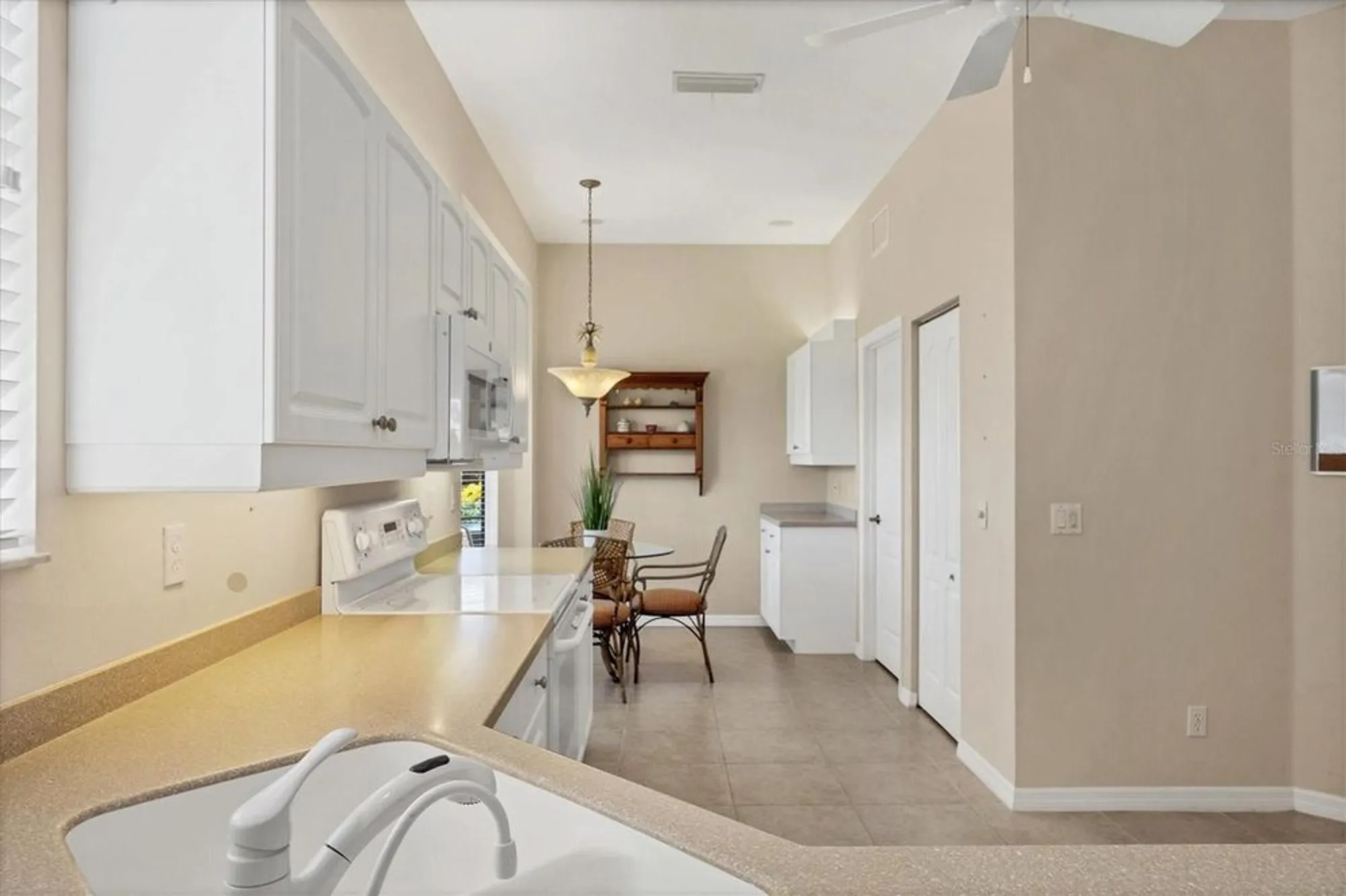 Property Slideshow image 11 of 42 | 1652 monarch dr # 1652, Venice, FL, 34293