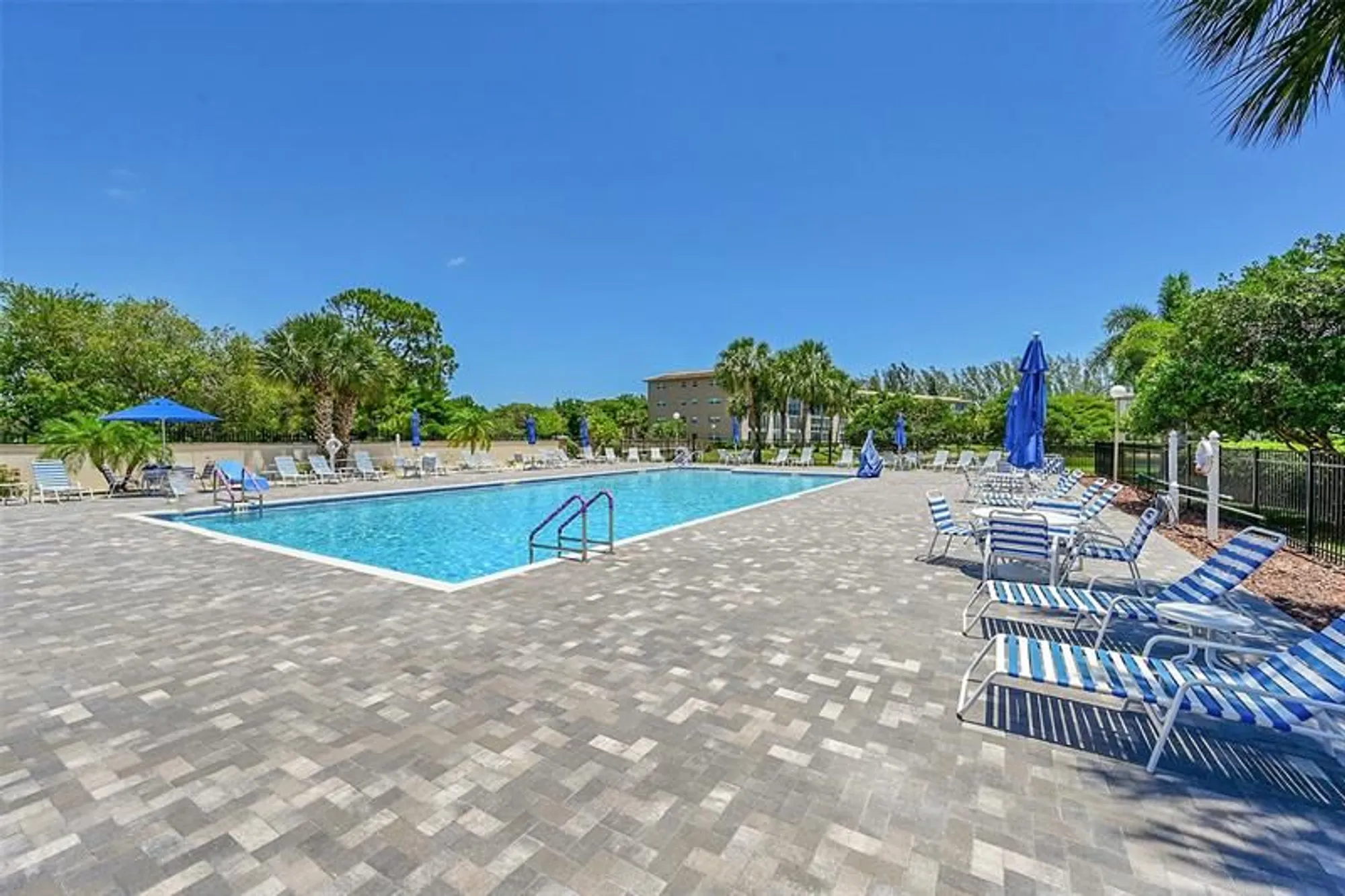 Property Slideshow image 23 of 25 | 1902 bermuda cir h3, Coconut Creek, FL, 33066