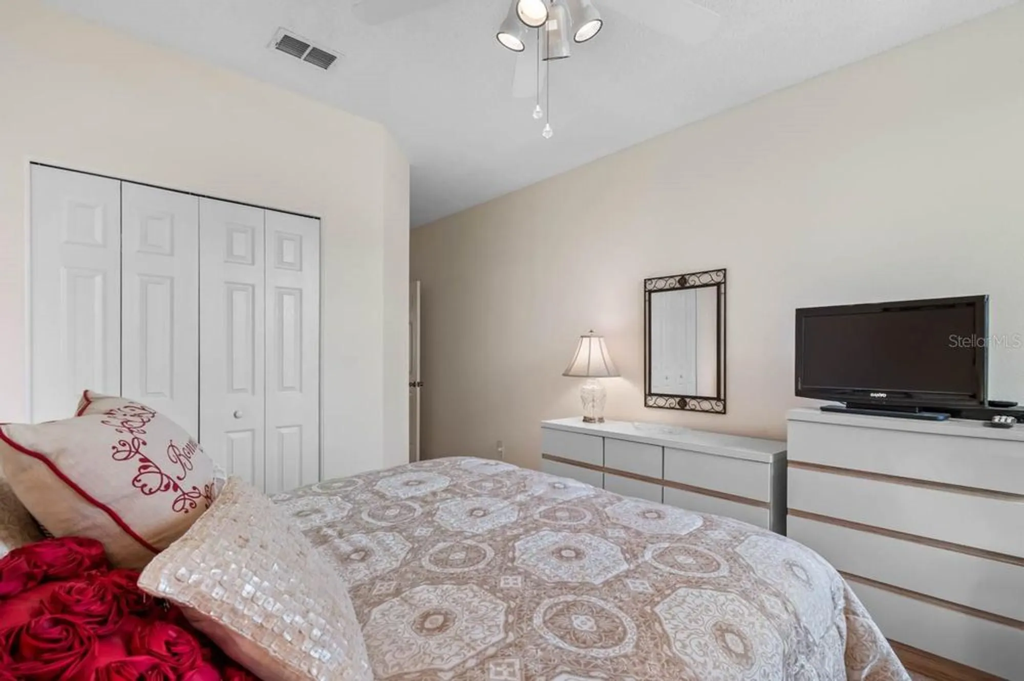 Property Slideshow image 14 of 47 | 1012 radison lake ct 59, Sun City Center, FL, 33573