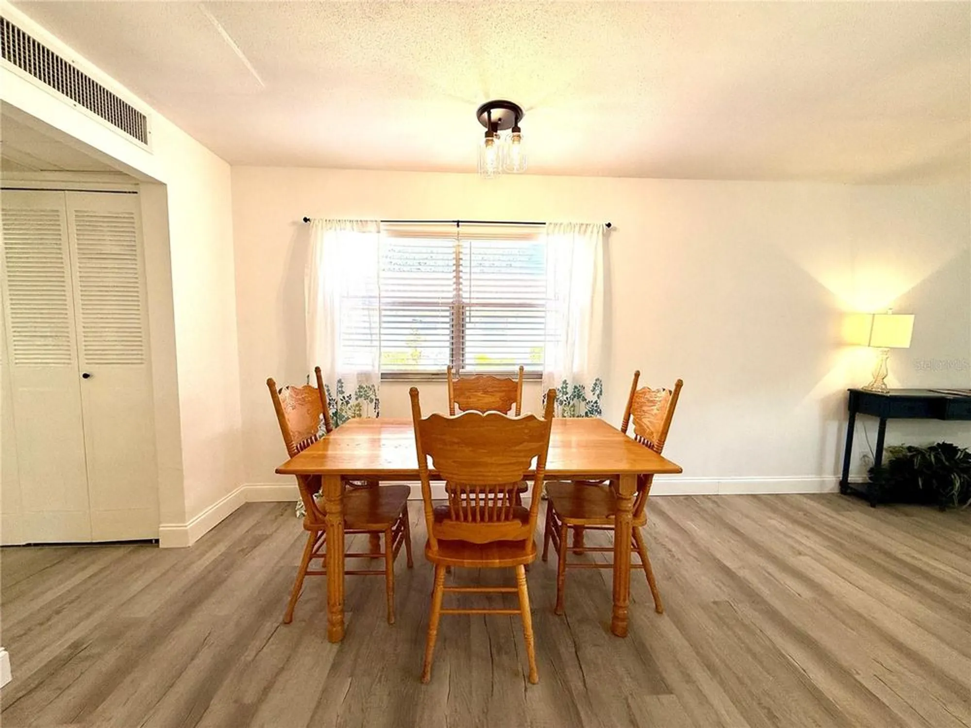 Property Slideshow image 10 of 28 | 1802 bedford ln 7, Sun City Center, FL, 33573