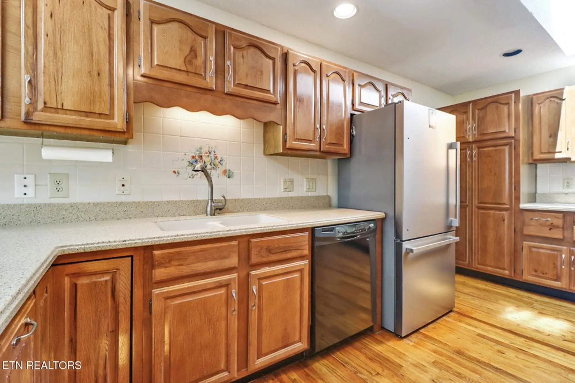 Property Slideshow image 22 of 51 | 143 sugarbush cir, Crossville, TN, 38558