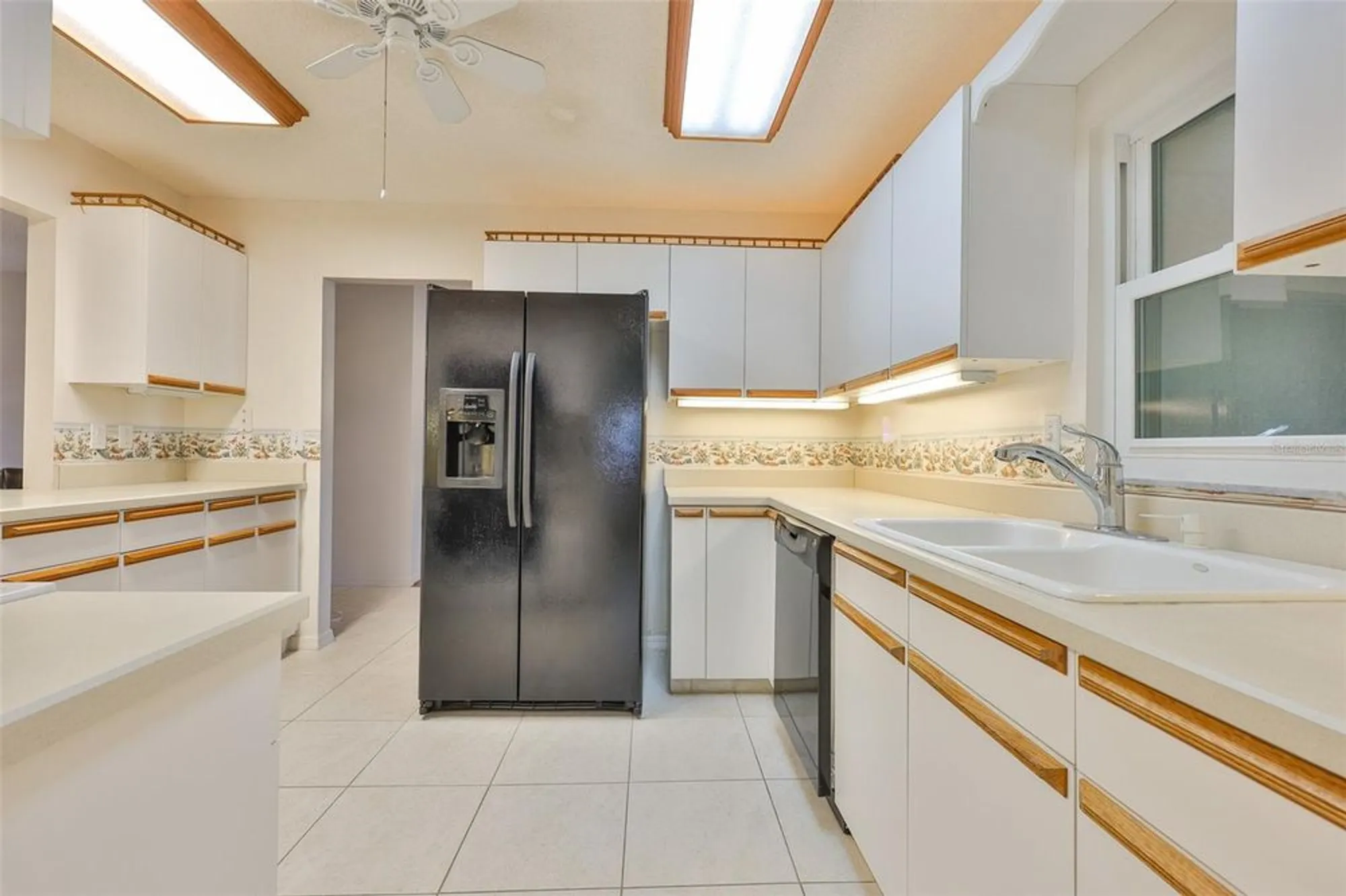 Property Slideshow image 16 of 46 | 206 sola ln, Sun City Center, FL, 33573
