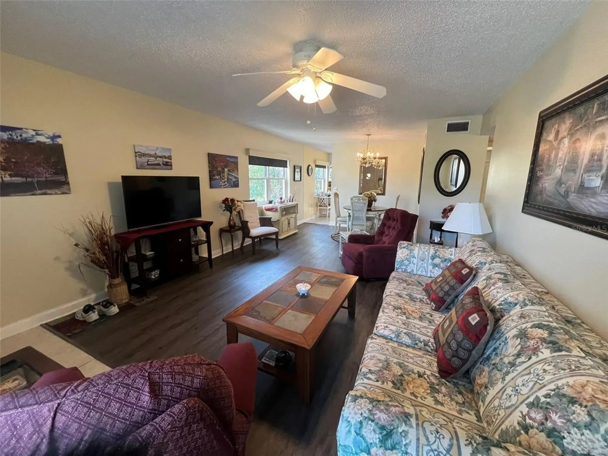 Property Slideshow image 5 of 44 | 2461 rhodesian dr 51, Clearwater, FL, 33763