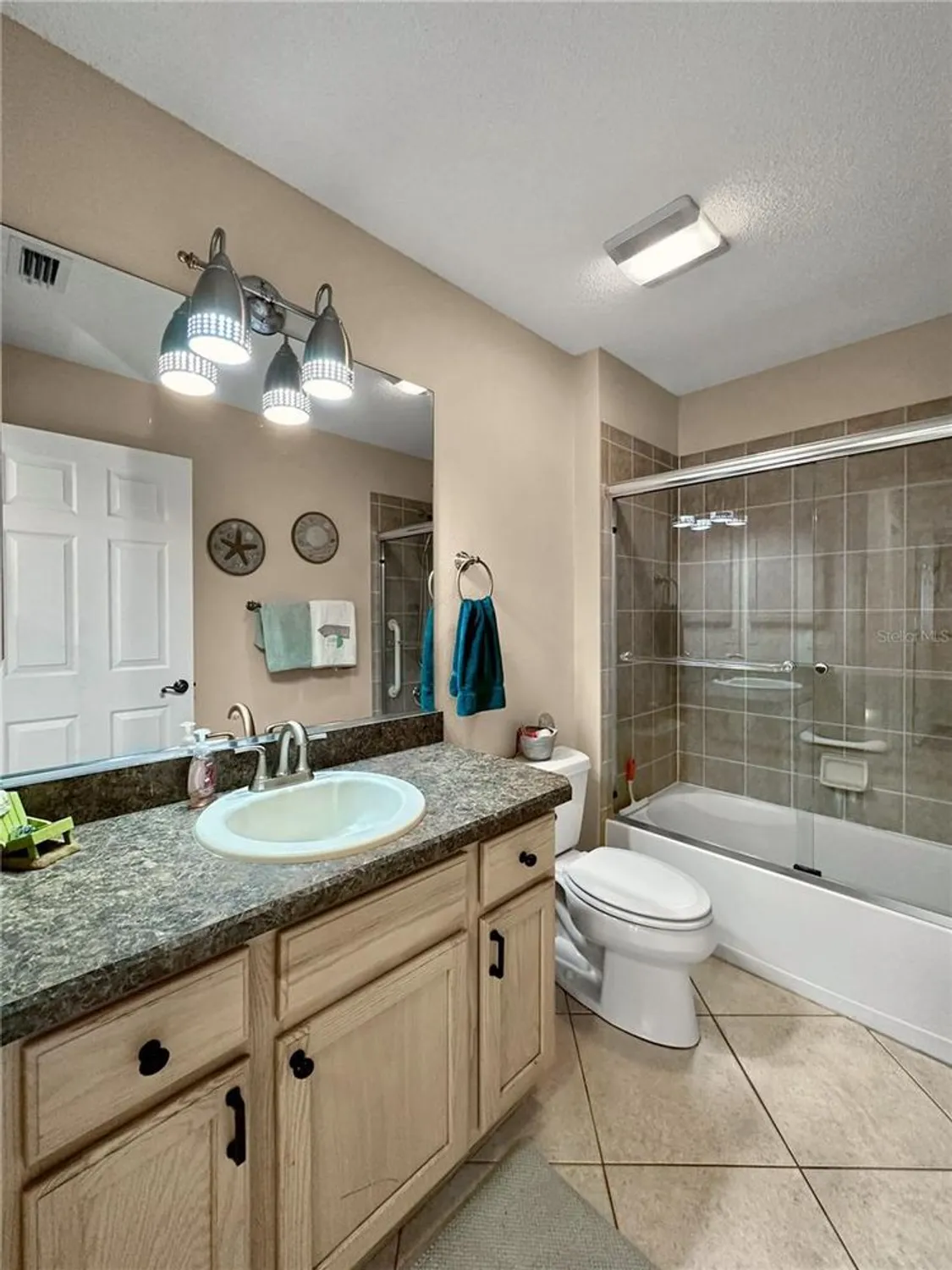 Property Slideshow image 26 of 42 | 867 castleberry cir, The Villages, FL, 32162