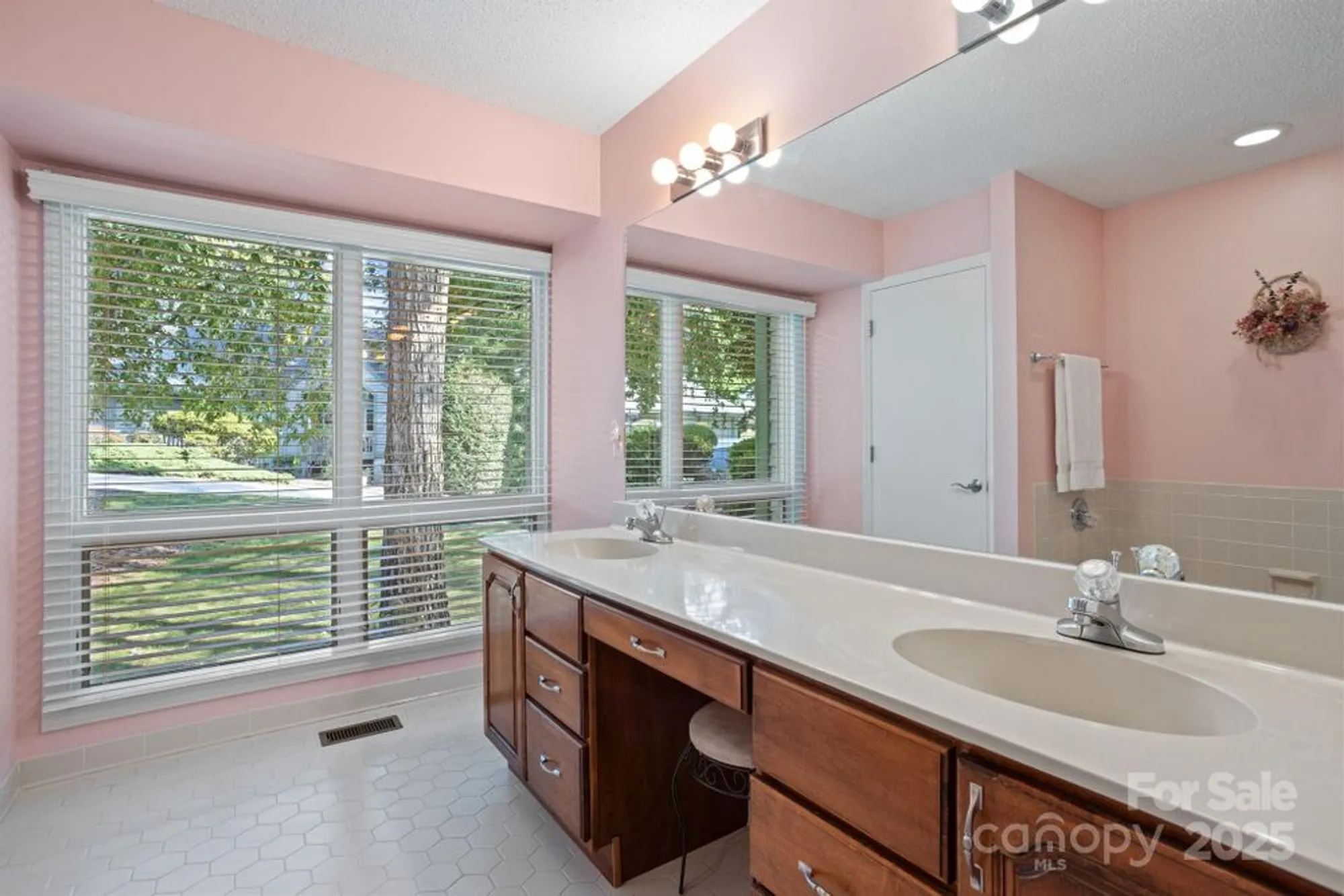 Property Slideshow image 17 of 32 | 128 forest view dr, Flat Rock, NC, 28731