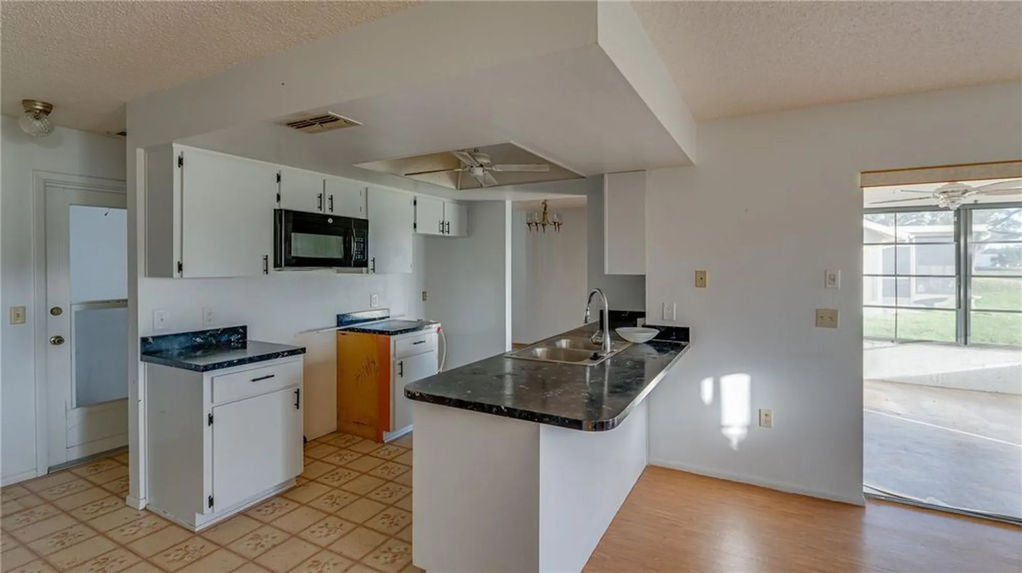 Property Slideshow image 12 of 39 | 10733 fallen leaf ln, Port Richey, FL, 34668