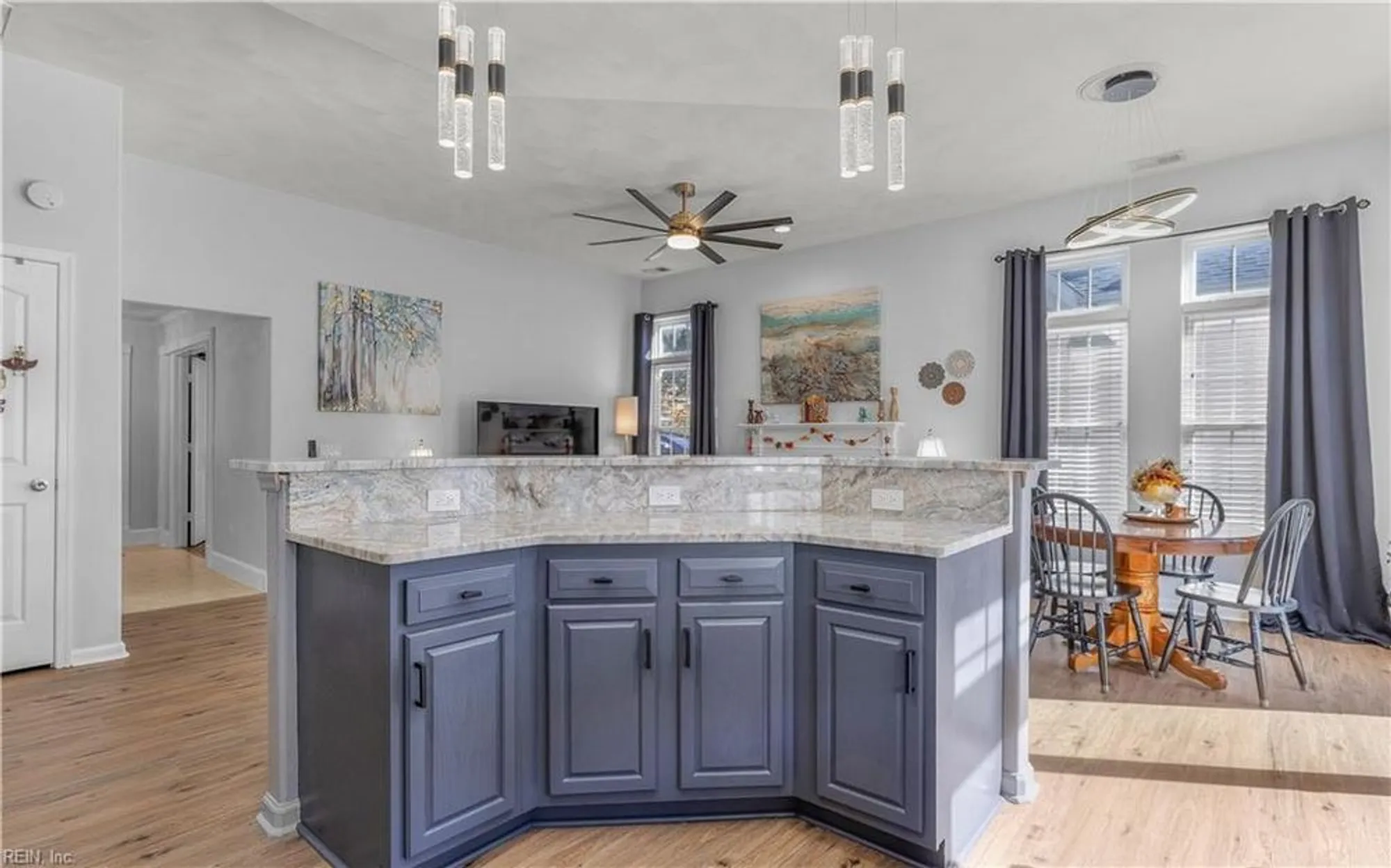 Property Slideshow image 18 of 45 | 805 calvert ct, Chesapeake, VA, 23320