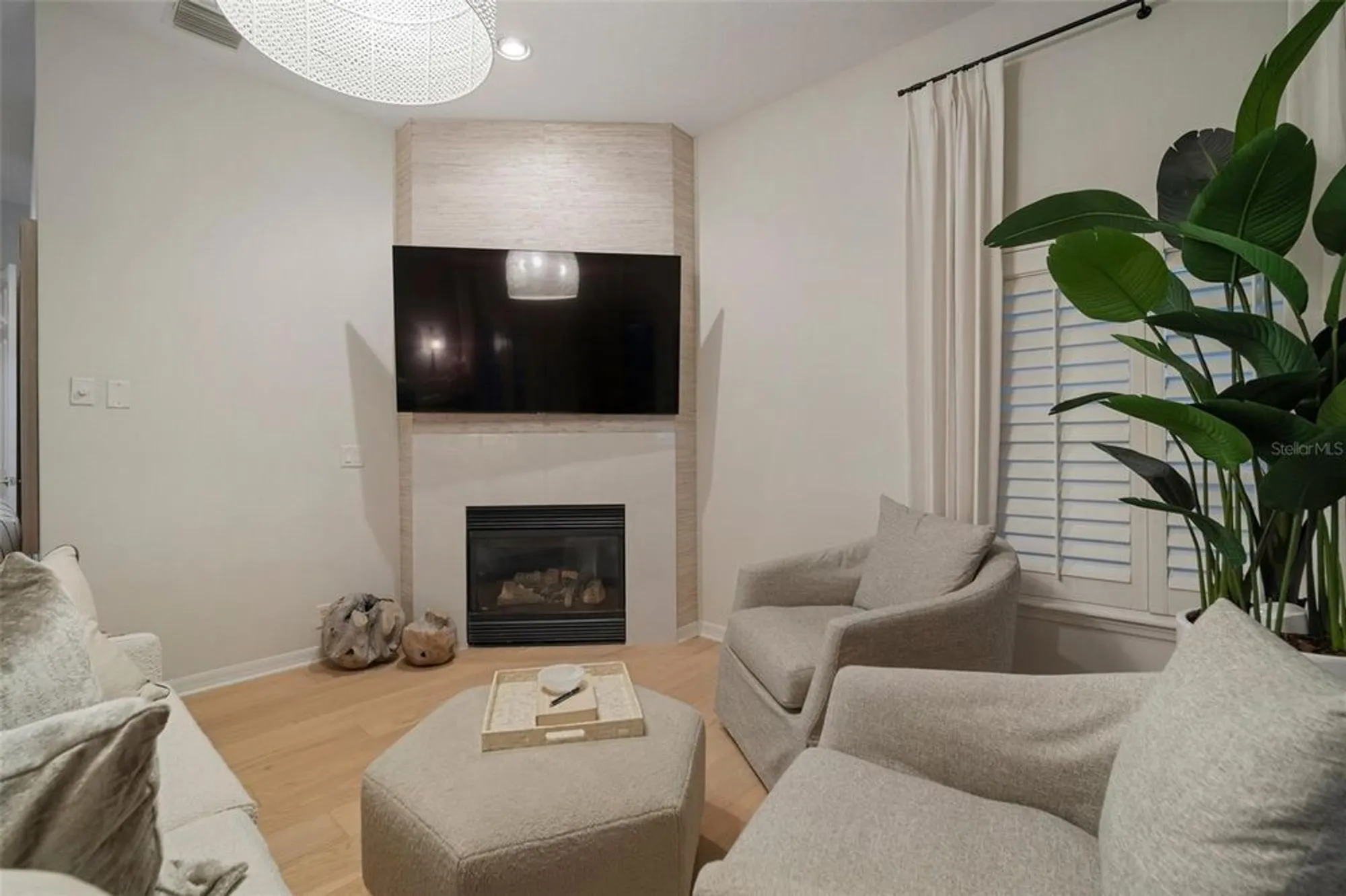 Property Slideshow image 51 of 94 | 825 islebay dr, Apollo Beach, FL, 33572