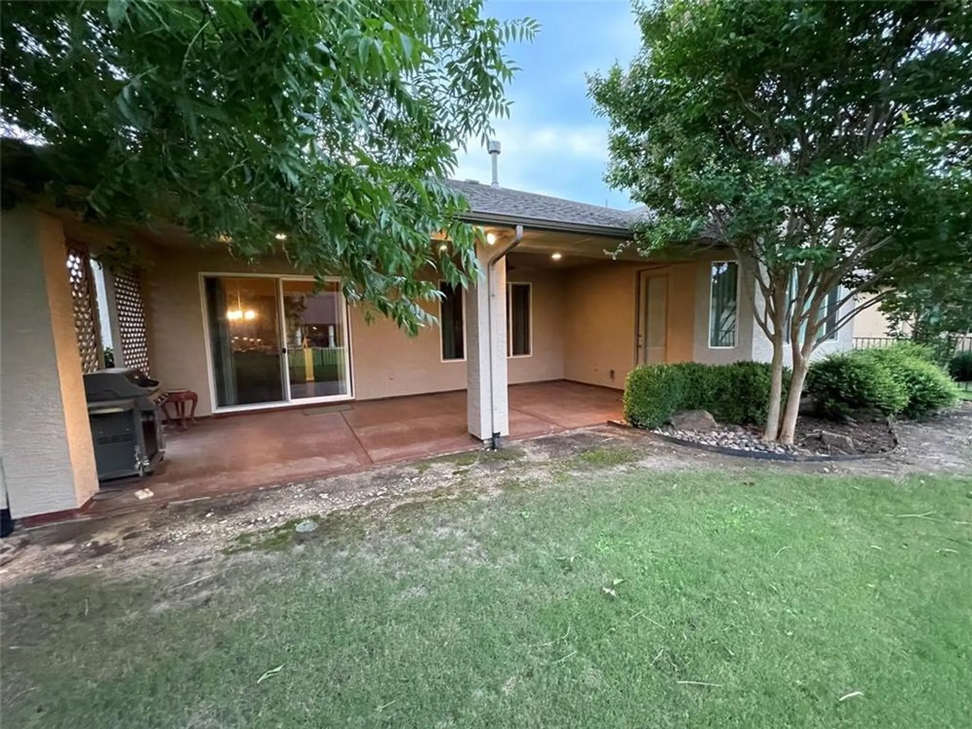 Property Slideshow image 32 of 39 | 11800 southerland dr, Denton, TX, 76207