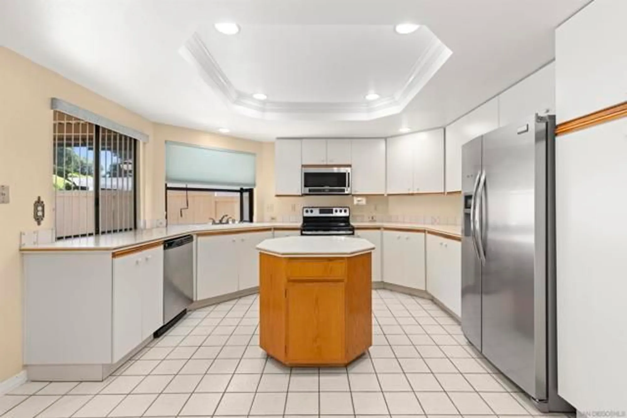 Property Slideshow image 12 of 38 | 13060 avenida marbella, San Diego, CA, 92128