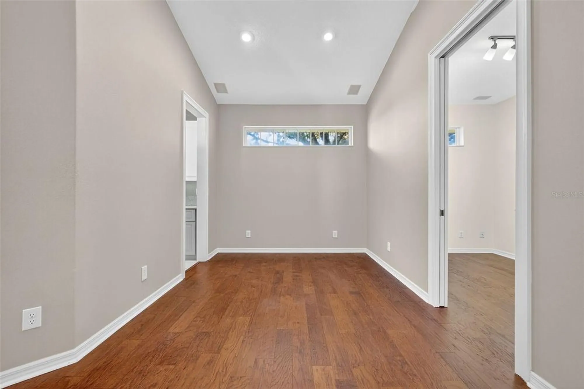 Property Slideshow image 15 of 66 | 21607 regency park ln, Leesburg, FL, 34748