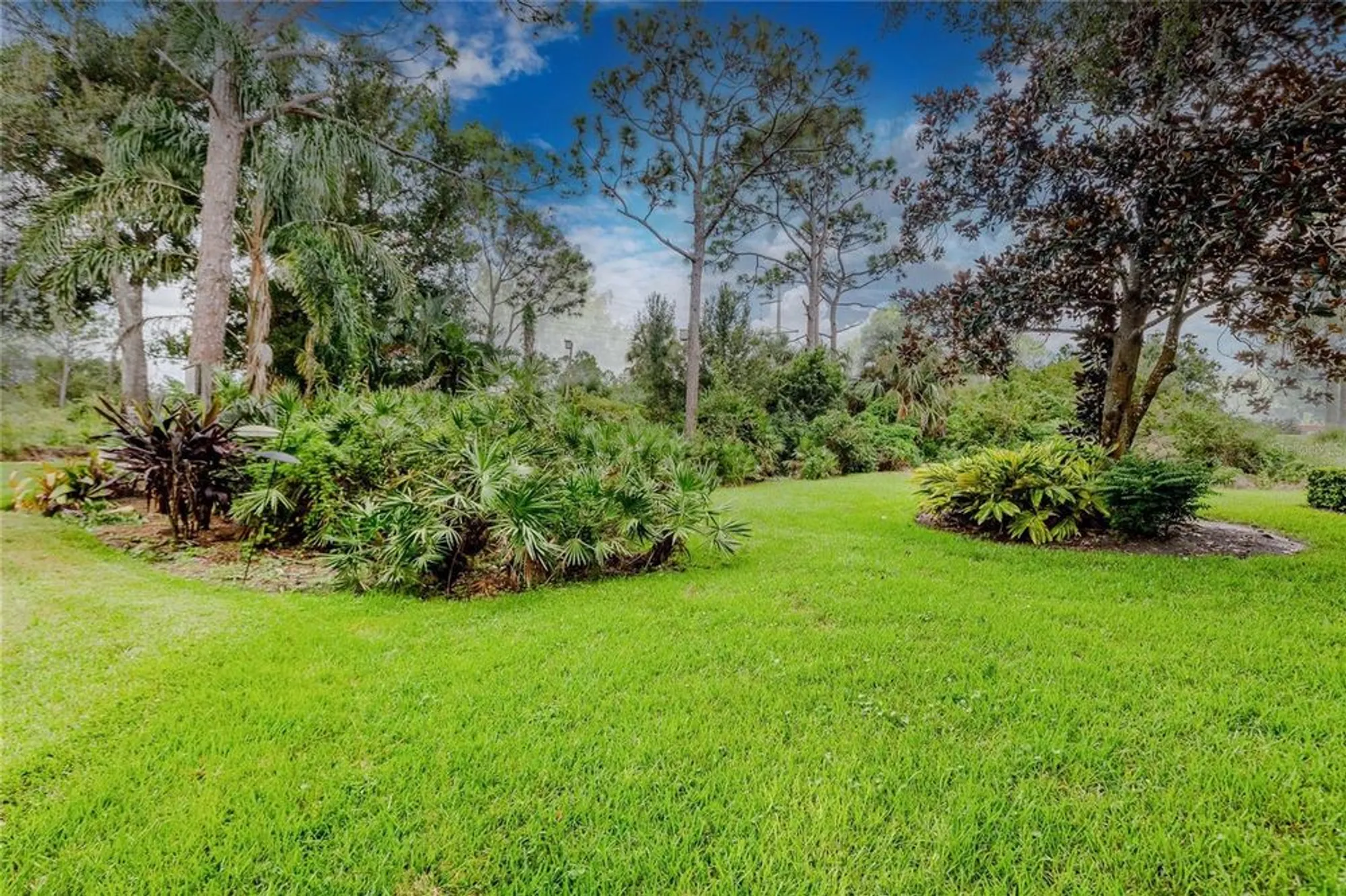 Property Slideshow image 12 of 84 | 442 tremingham way, Venice, FL, 34293