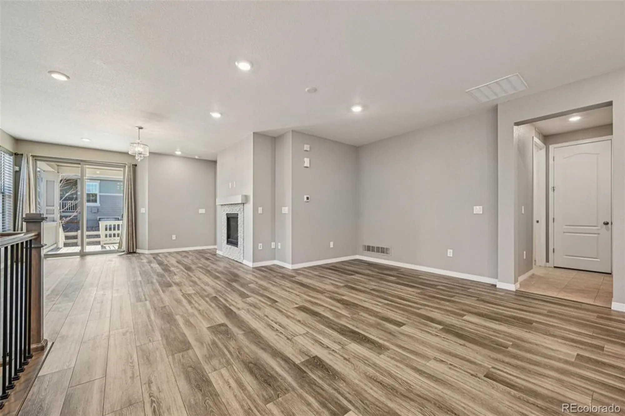 Property Slideshow image 7 of 50 | 7834 plateau creek ln, Littleton, CO, 80125