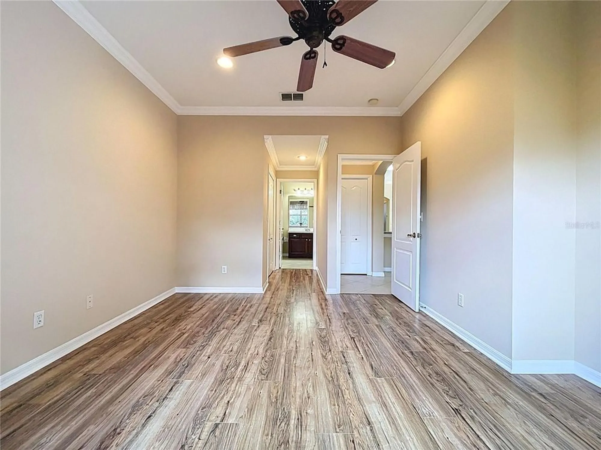 Property Slideshow image 24 of 74 | 2018 inverness greens dr # 2018, Sun City Center, FL, 33573