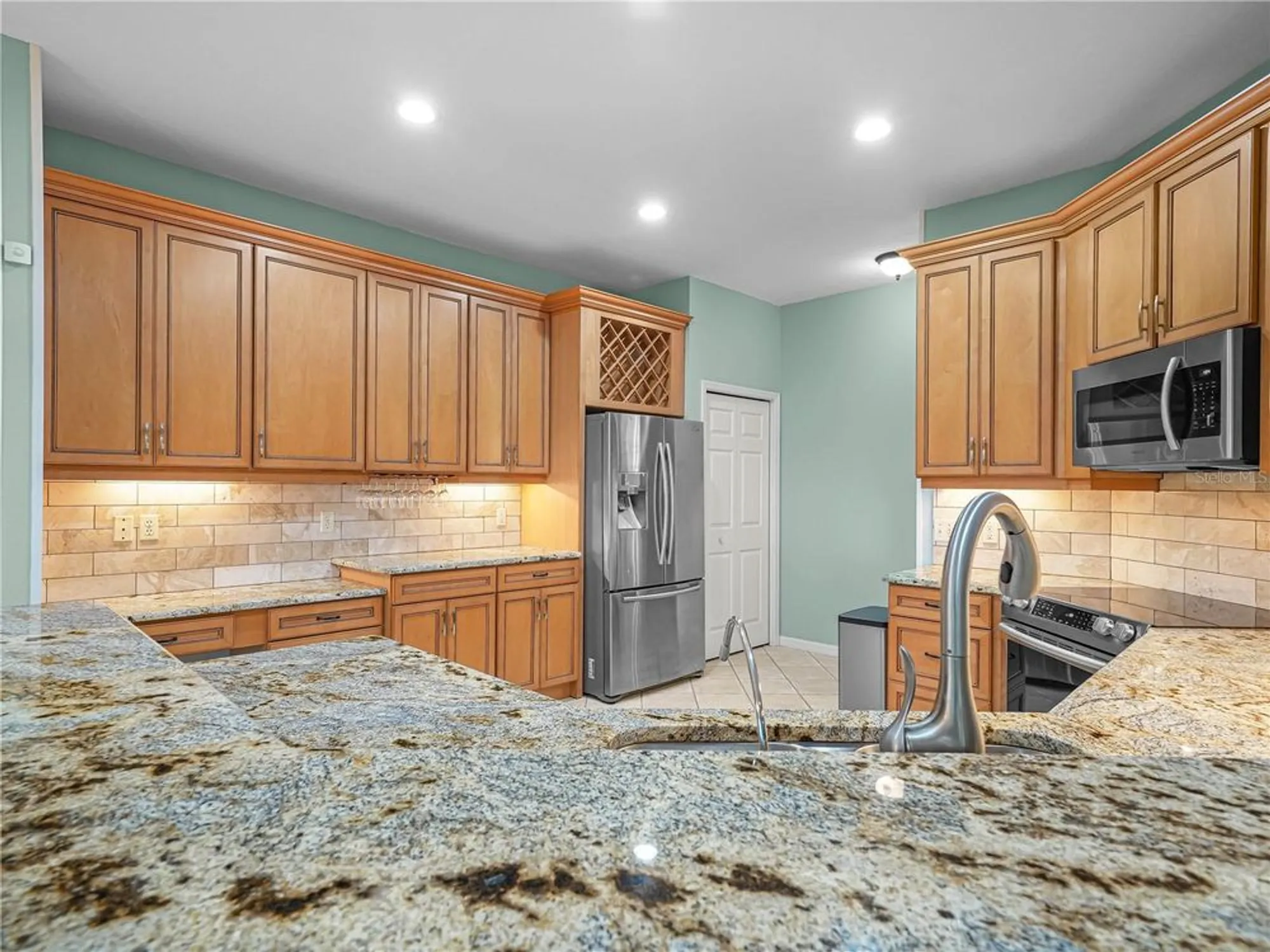 Property Slideshow image 8 of 71 | 3064 dunmore dr, Lake Wales, FL, 33859