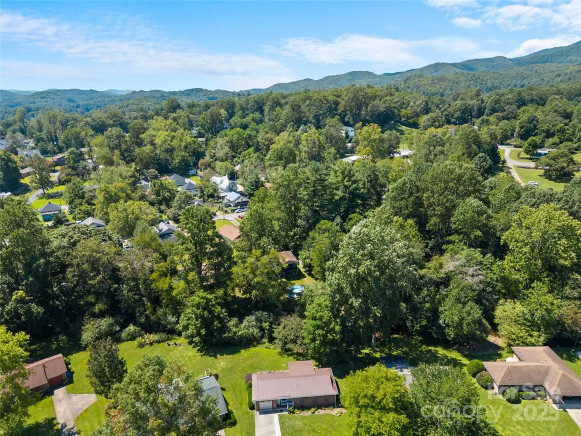 Property Slideshow image 35 of 37 | 33 resada dr, Brevard, NC, 28712