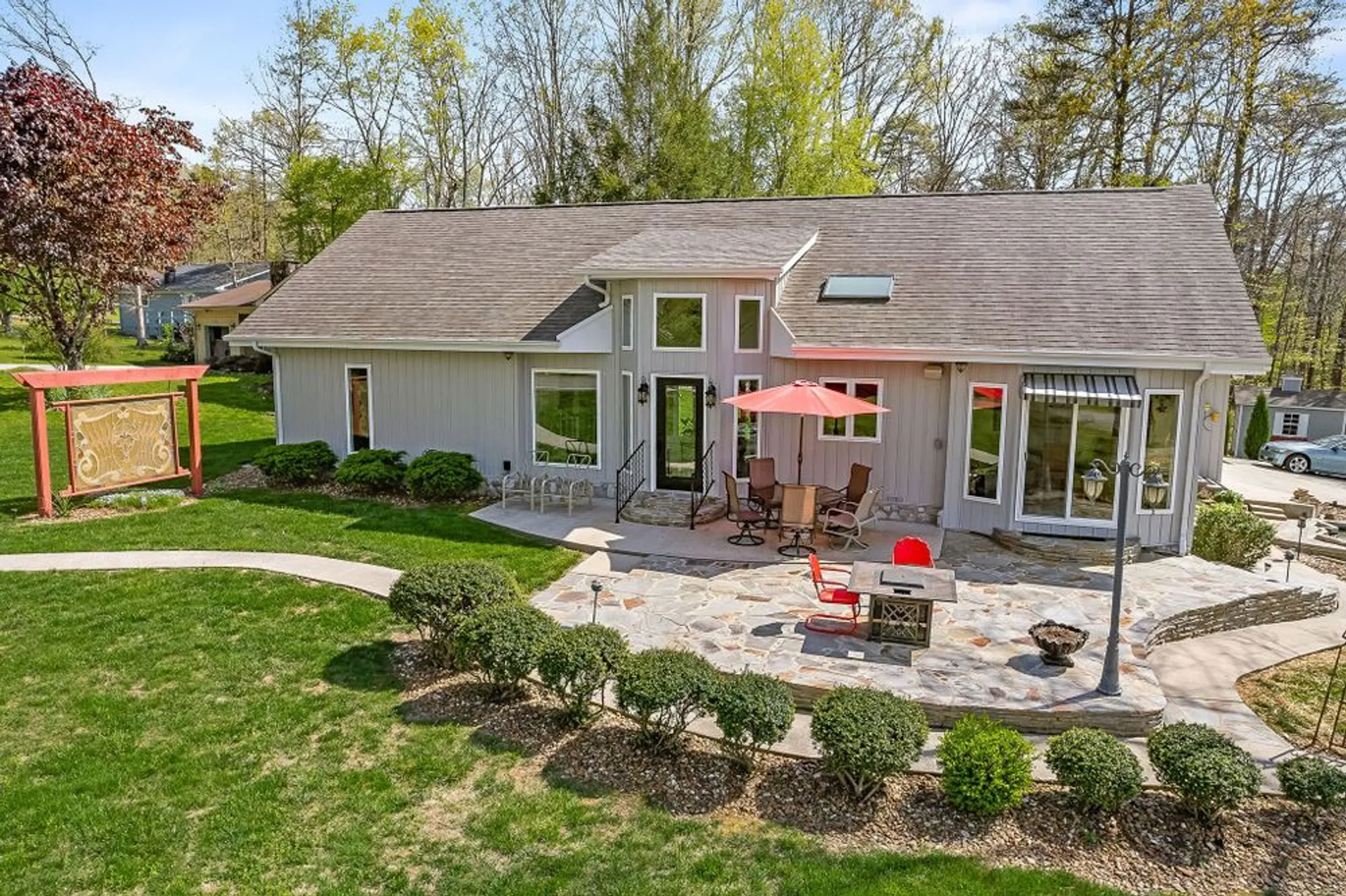 Property Slideshow image 4 of 48 | 304 saint george dr, Crossville, TN, 38558