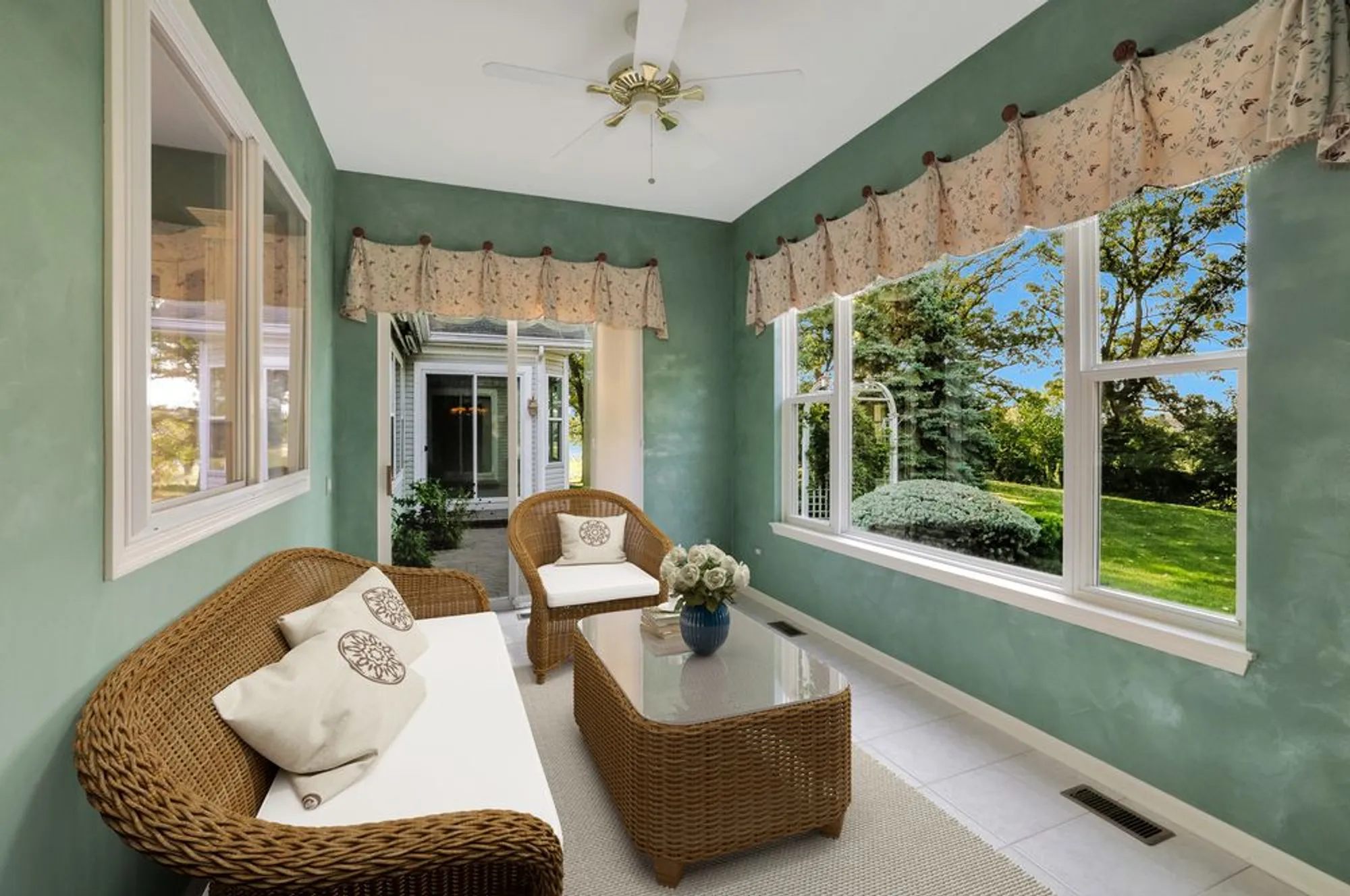 Property Slideshow image 14 of 36 | 12617 mulberry ct, Huntley, IL, 60142