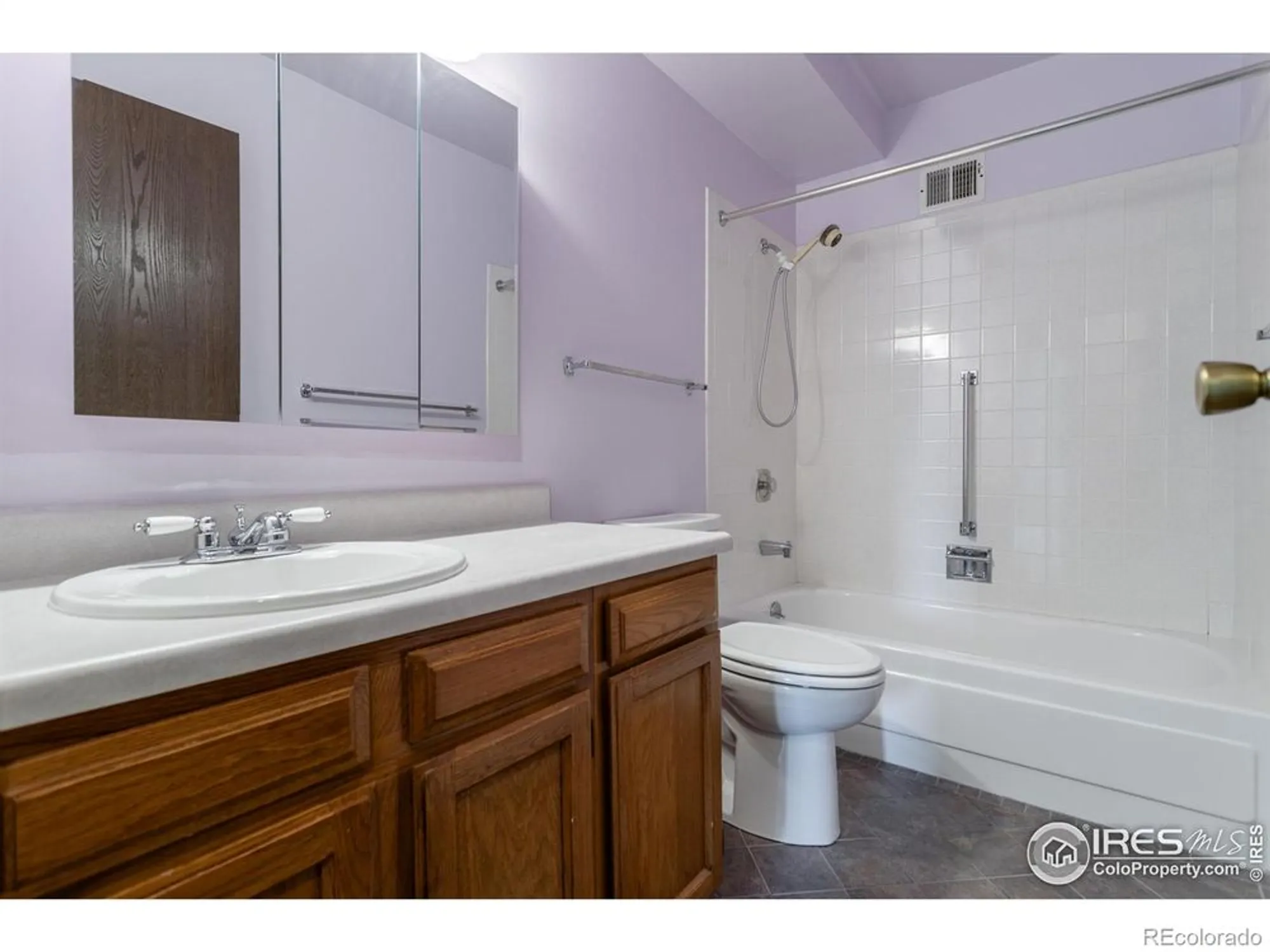Property Slideshow image 15 of 21 | 3144 s wheeling way 209, Aurora, CO, 80014