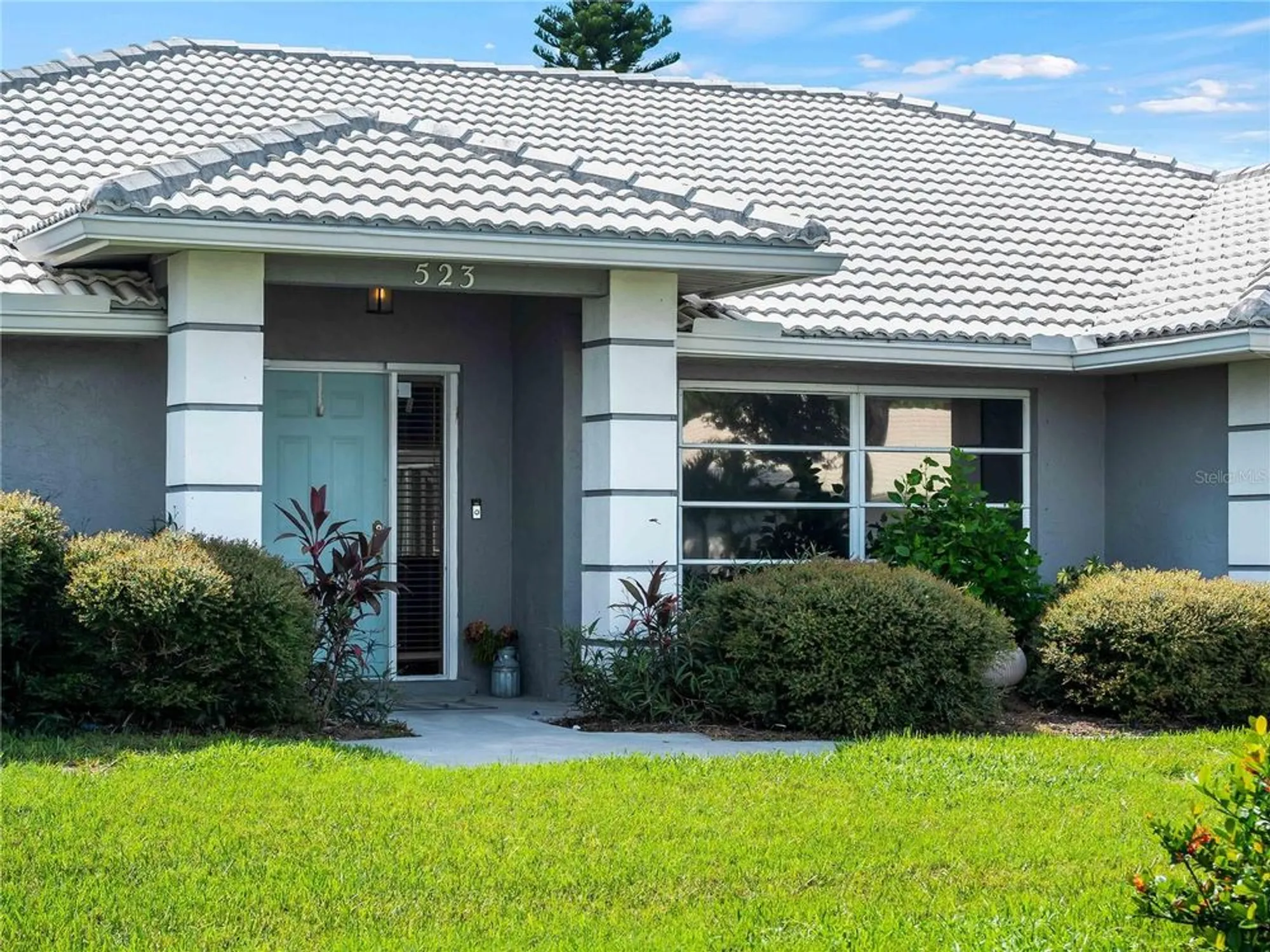 Property Slideshow image 2 of 61 | 523 warwick dr, Venice, FL, 34293