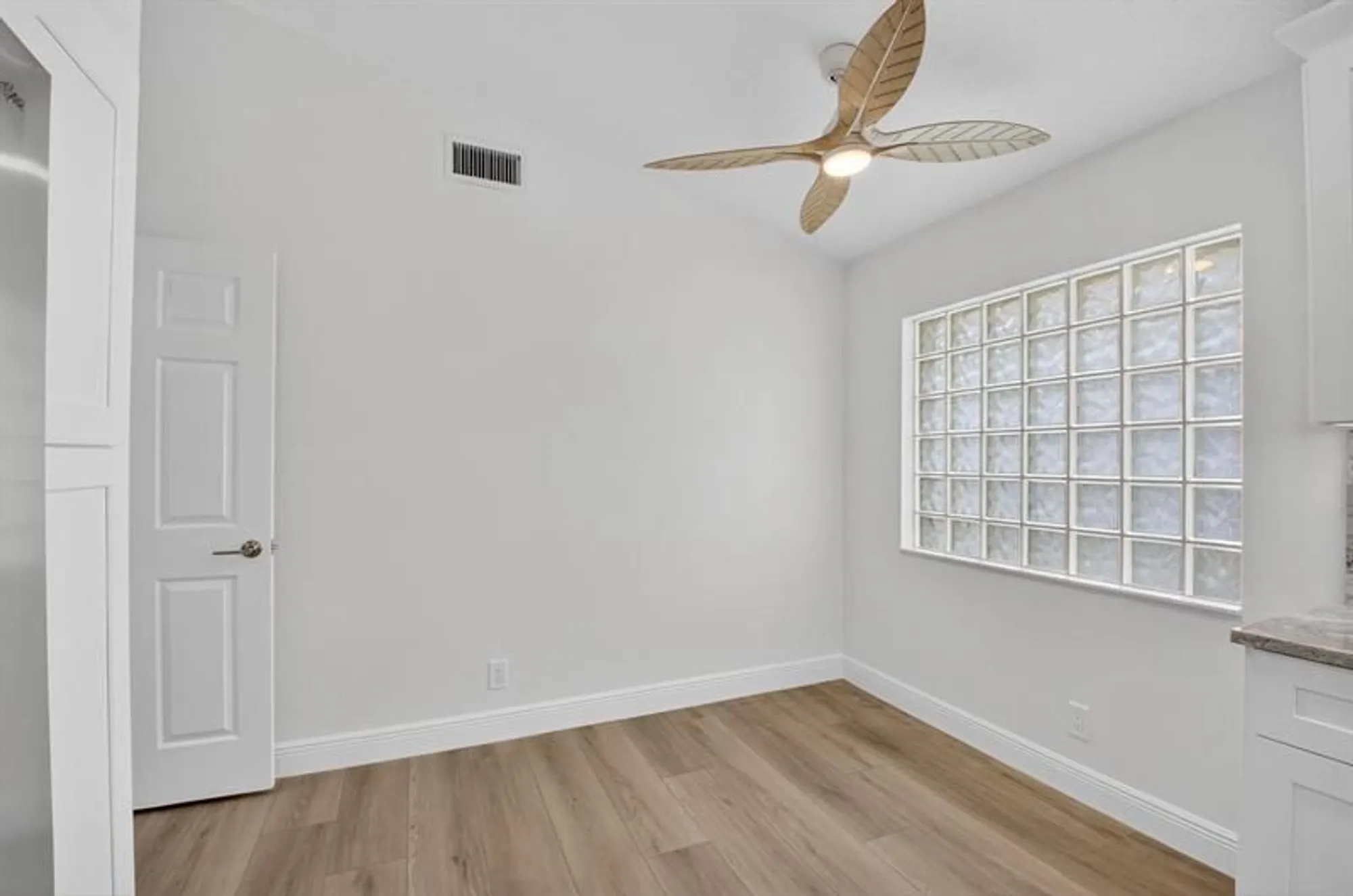 Property Slideshow image 18 of 62 | 5891 royal isles blvd, Boynton Beach, FL, 33437