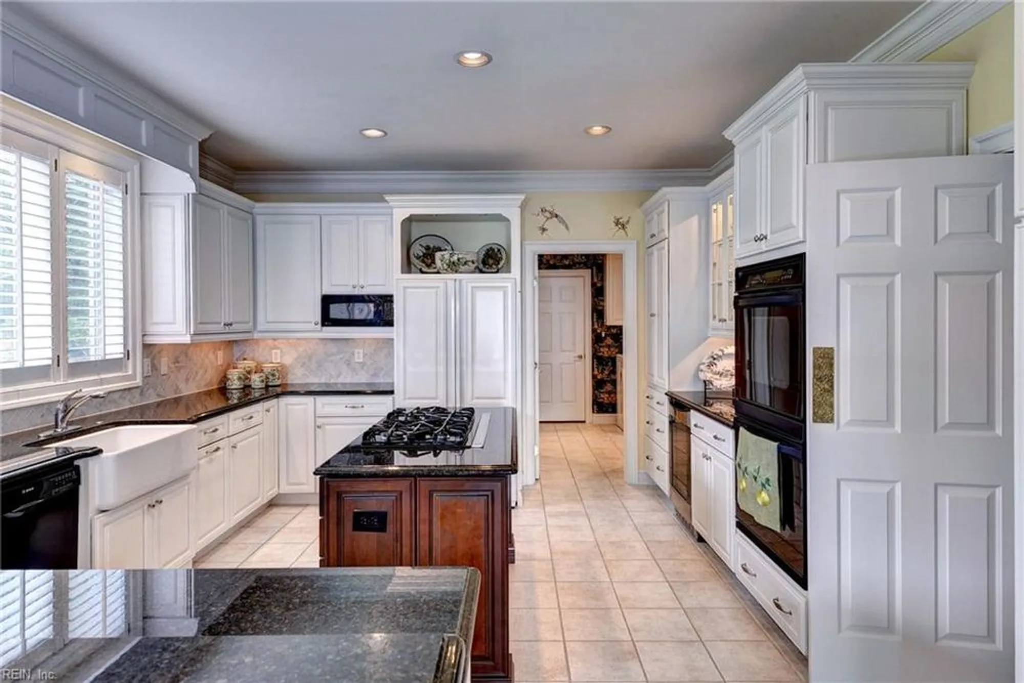 Property Slideshow image 11 of 34 | 215 rivers edge a, Williamsburg, VA, 23185