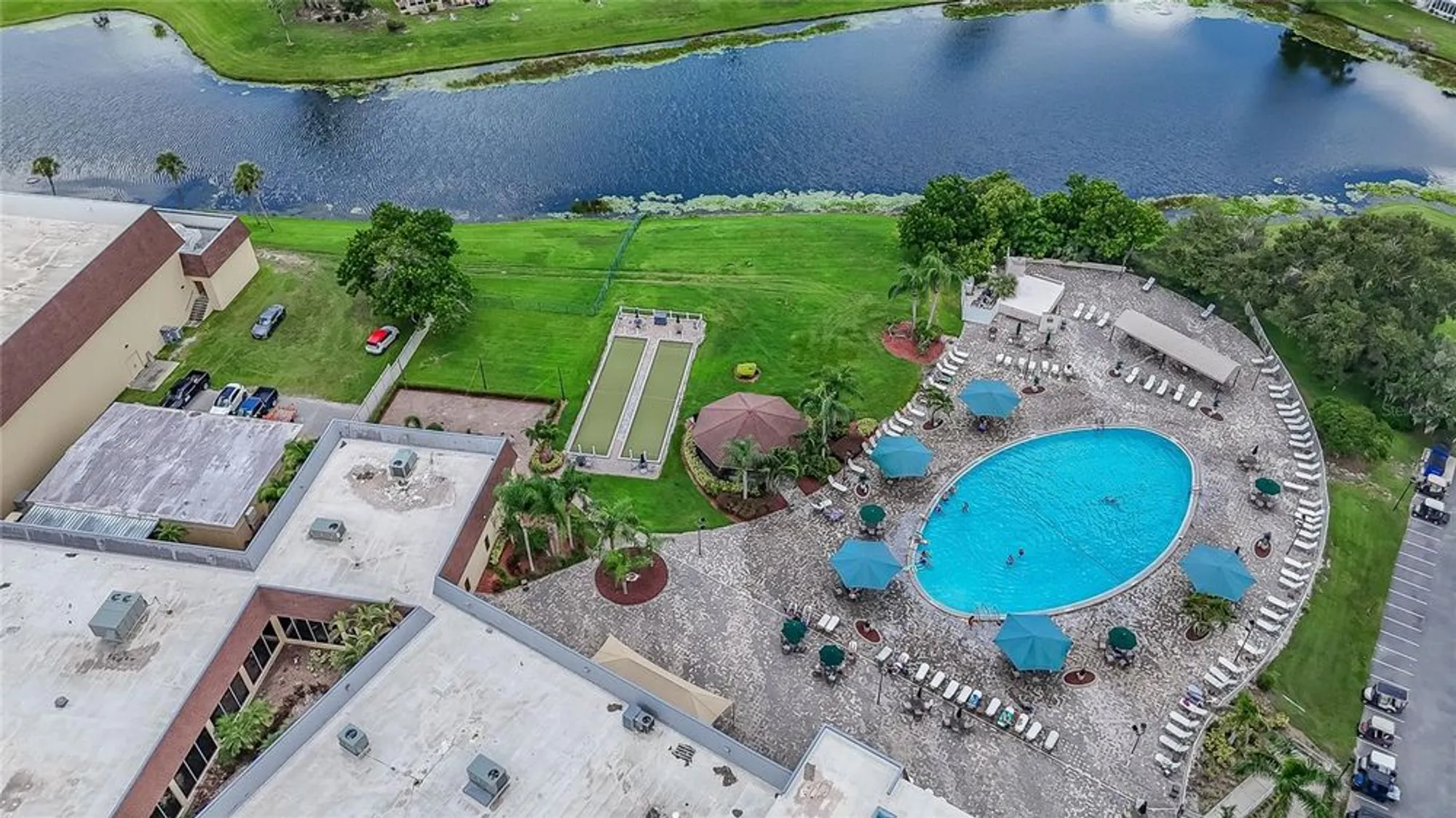 Property Slideshow image 9 of 39 | 607 manchester woods dr # 84, Sun City Center, FL, 33573