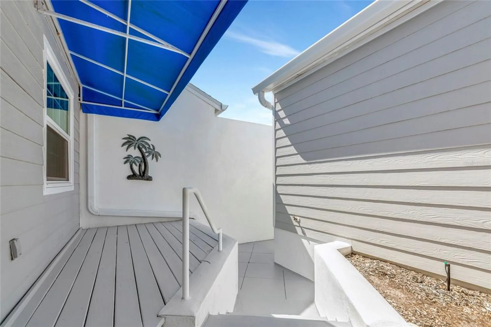 Property Slideshow image 6 of 63 | 515 woodstork cir, Bradenton, FL, 34209