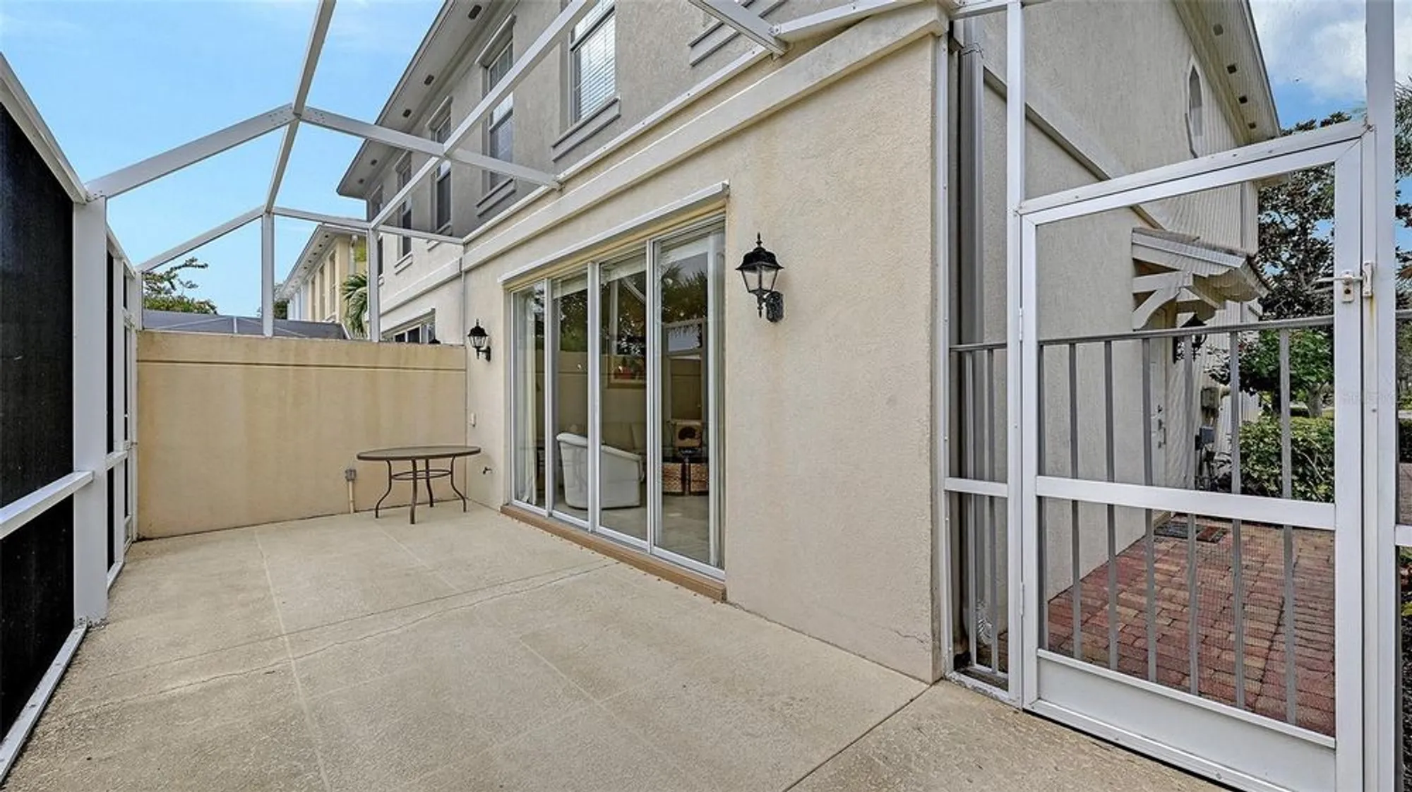 Property Slideshow image 14 of 63 | 1749 burgos dr, Sarasota, FL, 34238