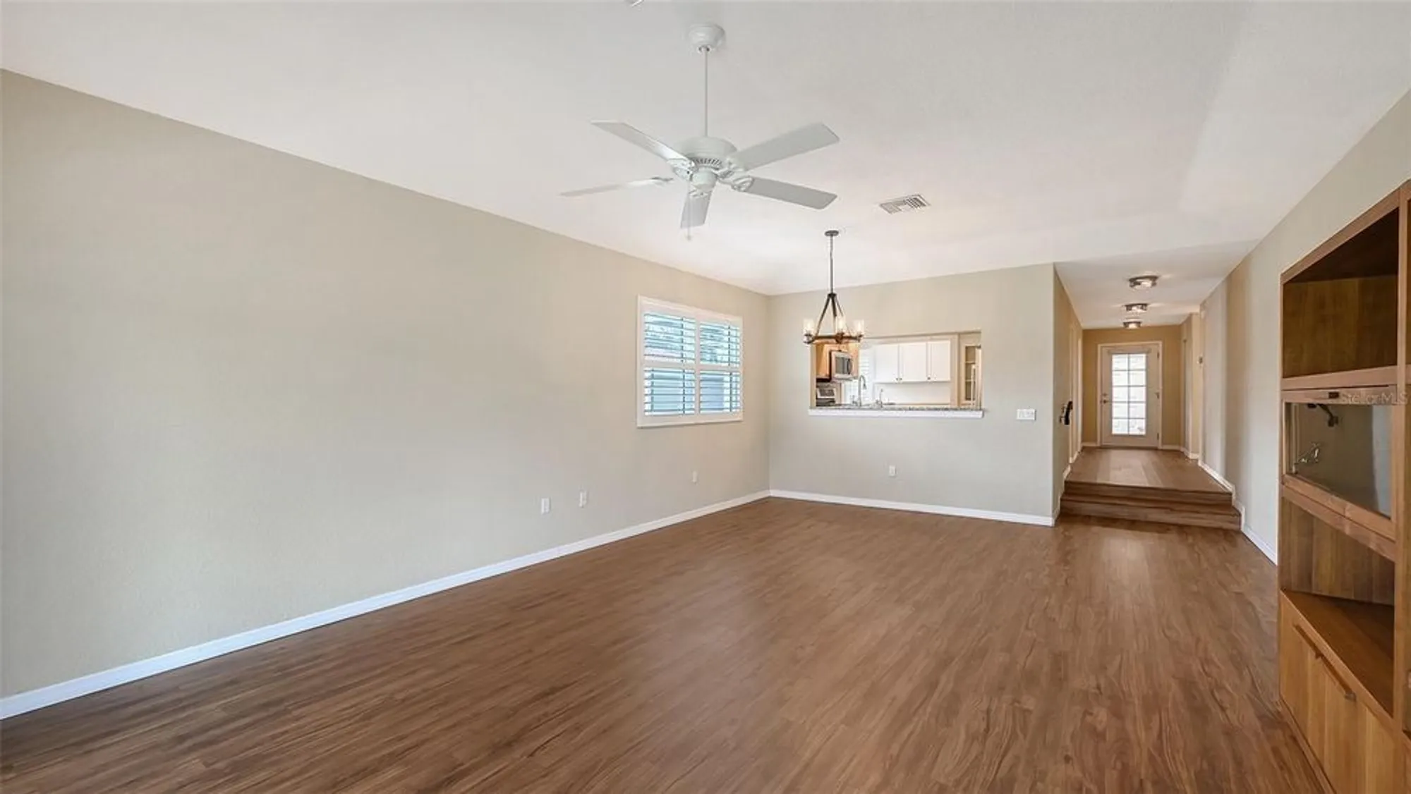 Property Slideshow image 15 of 63 | 7340 golf pointe cir, Sarasota, FL, 34243