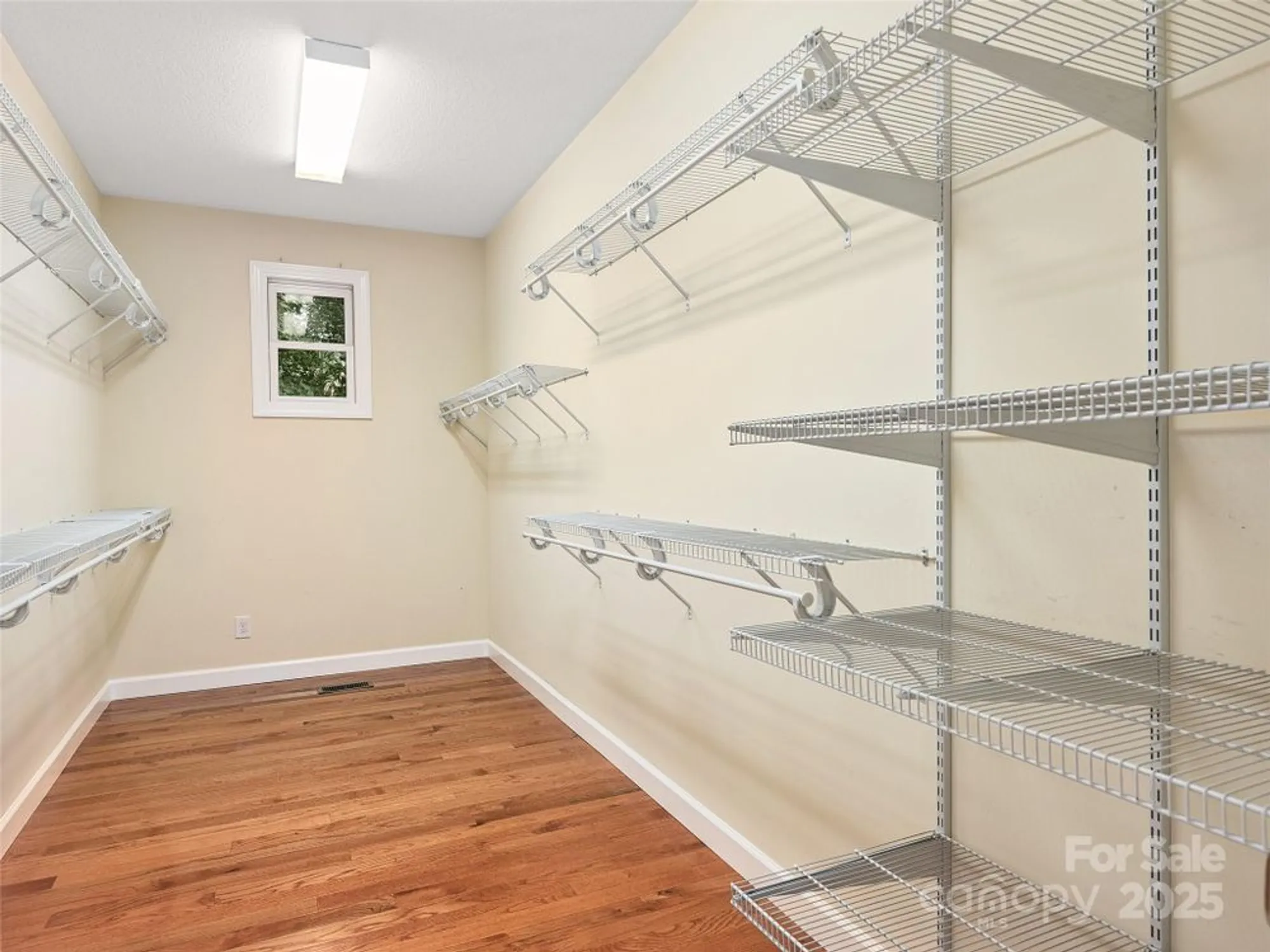 Property Slideshow image 16 of 35 | 54 deep valley ln, Hendersonville, NC, 28791