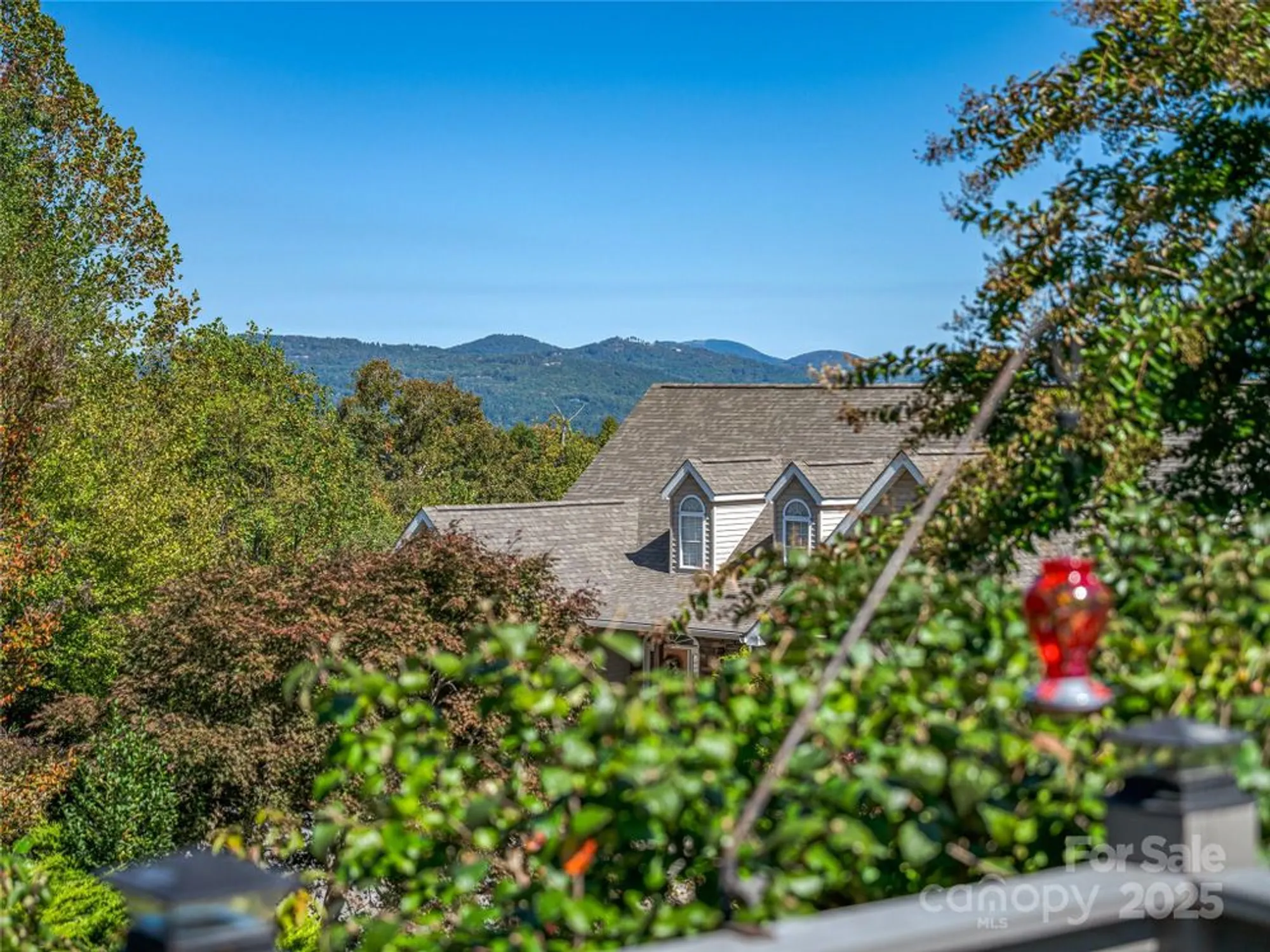 Property Slideshow image 11 of 48 | 222 bay laurel ln, Hendersonville, NC, 28791