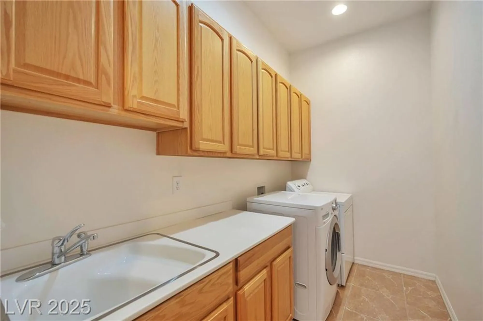 Property Slideshow image 21 of 35 | 2585 portsmouth creek ave, Henderson, NV, 89052