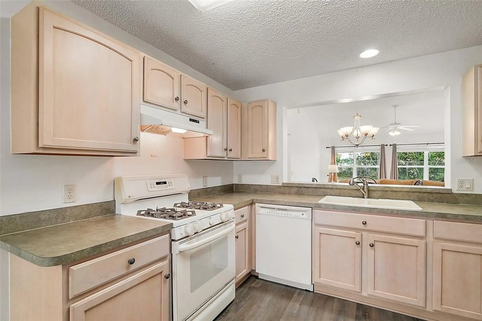 Property Slideshow image 14 of 21 | 17238 se 94th coults cir, The Villages, FL, 32162