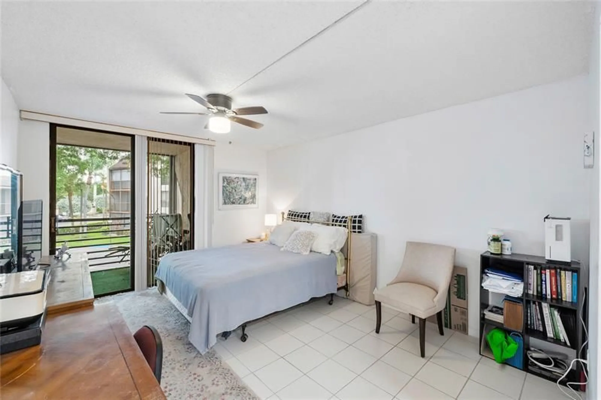 Property Slideshow image 6 of 13 | 7750 w mcnab rd 203, Tamarac, FL, 33321