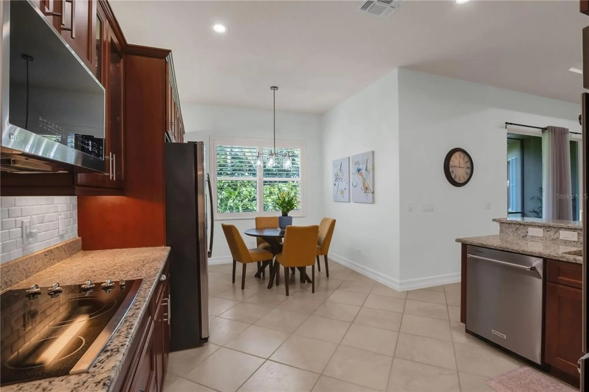 Property Slideshow image 16 of 48 | 4946 sapphire sound dr, Wimauma, FL, 33598