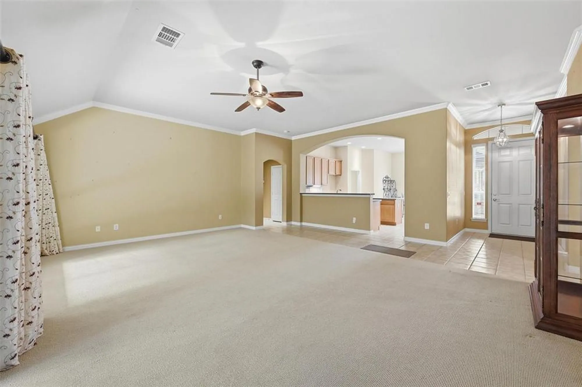 Property Slideshow image 3 of 39 | 10417 belvedere dr, Denton, TX, 76207