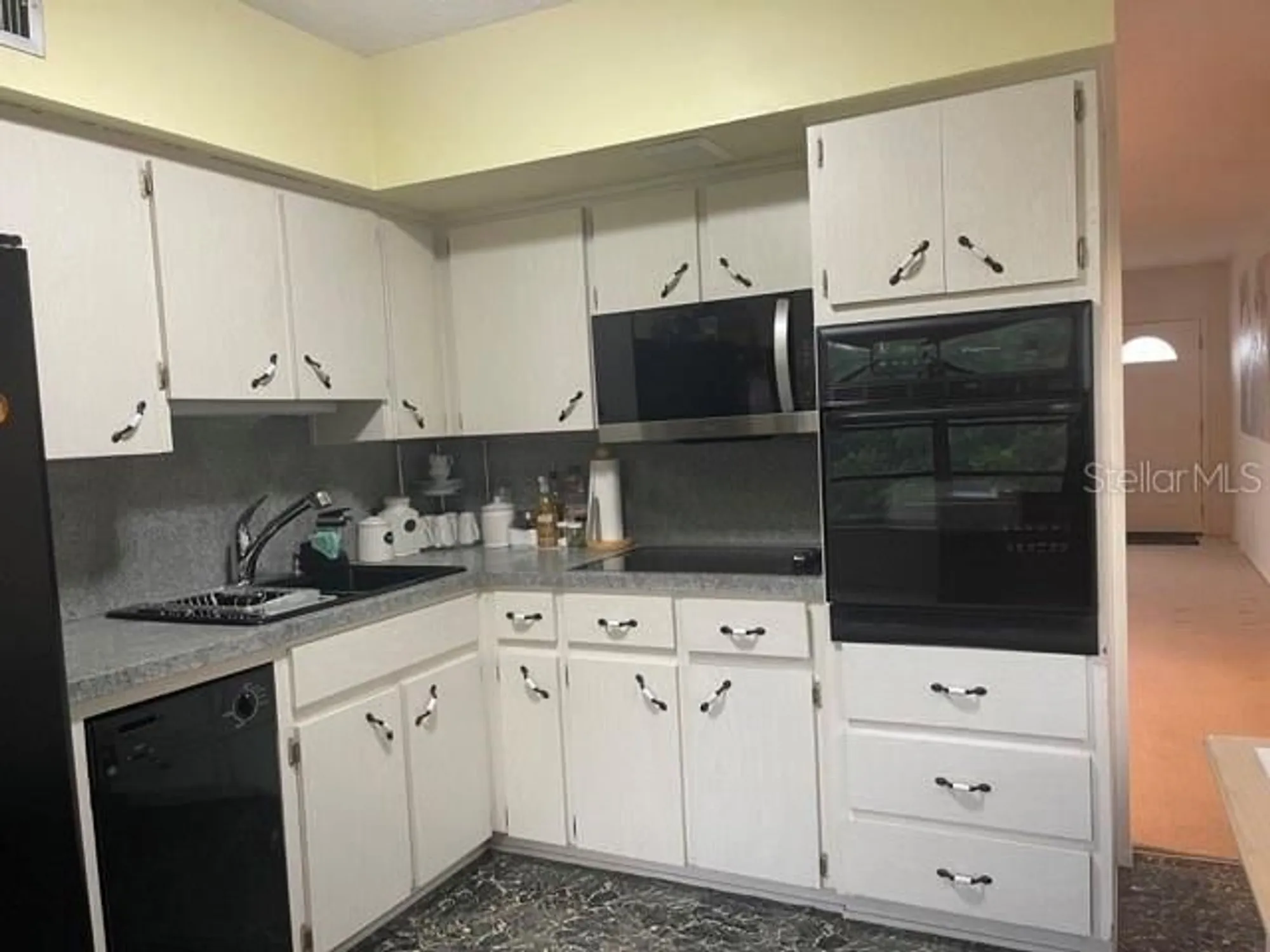 Property Slideshow image 8 of 31 | 2310 denmark st 50, Clearwater, FL, 33763