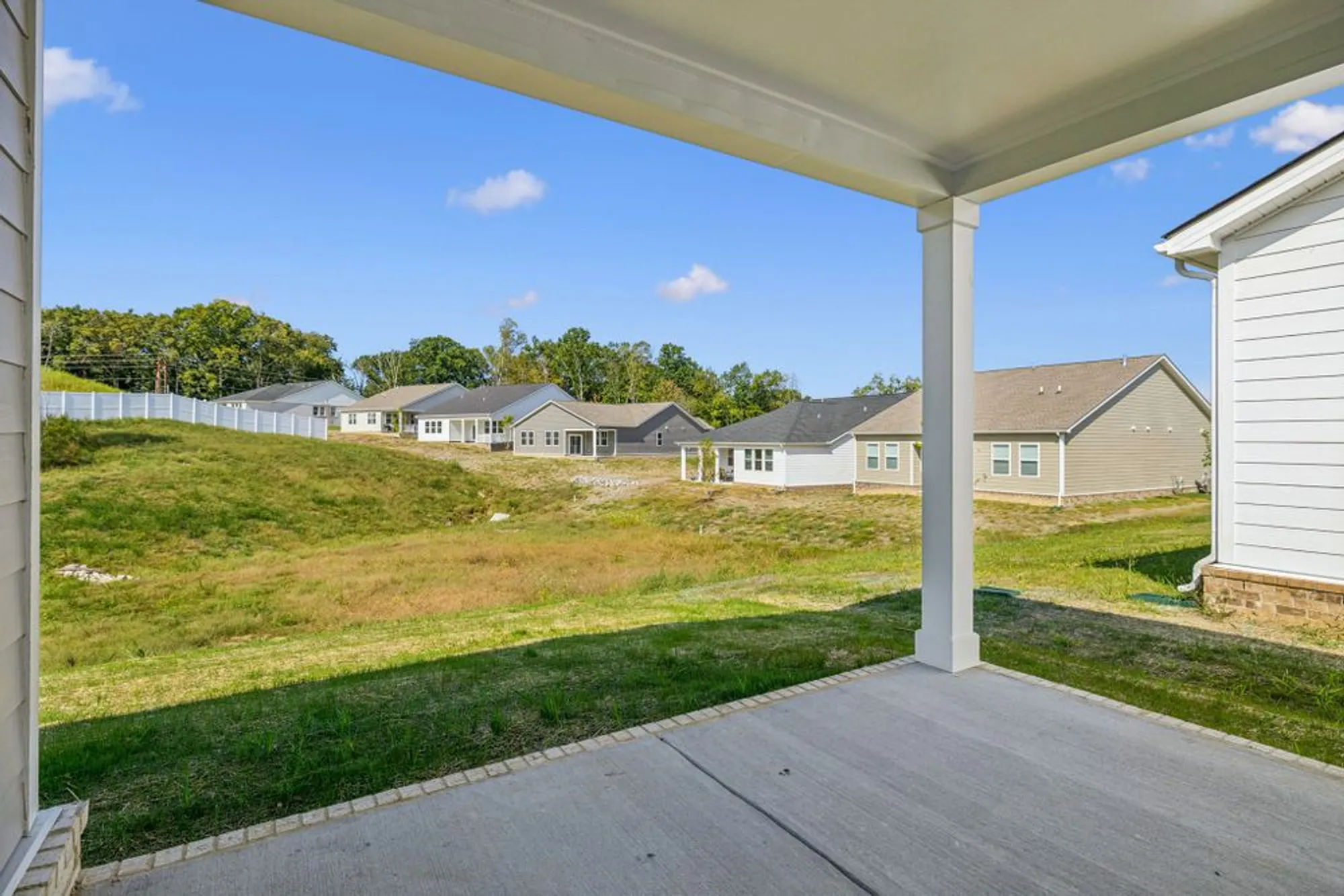 Property Slideshow image 41 of 48 | 312 stonehaus cir, Antioch, TN, 37013