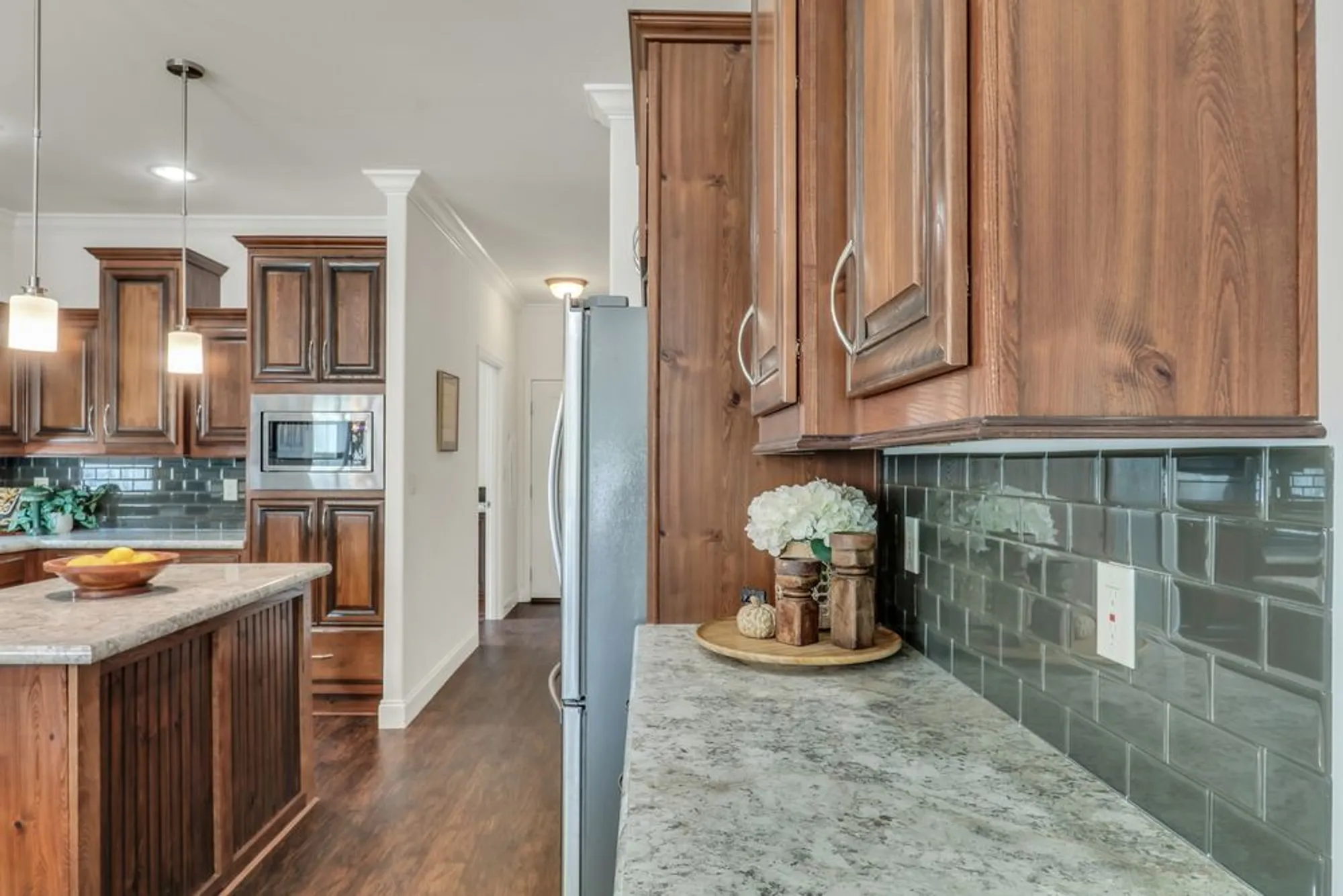 Property Slideshow image 10 of 24 | 305 legacy ct, Grayslake, IL, 60030