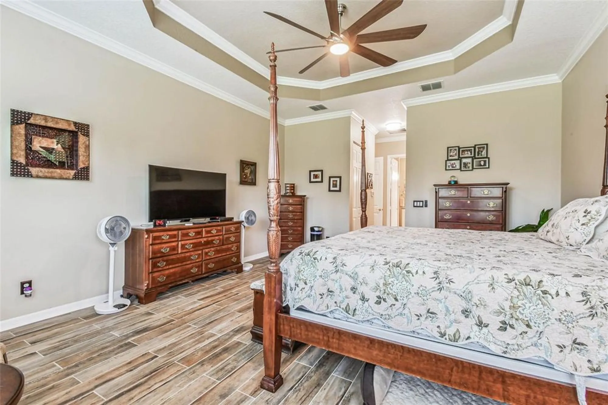 Property Slideshow image 28 of 53 | 16301 garnet glen pl, Wimauma, FL, 33598