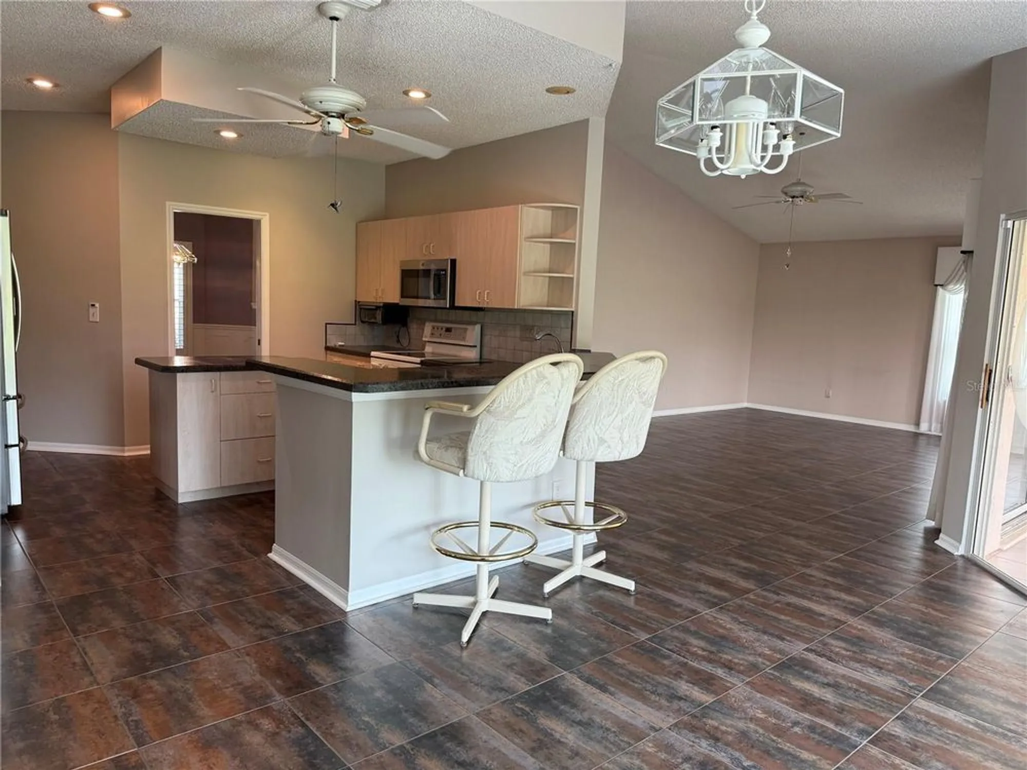 Property Slideshow image 16 of 28 | 739 winterbrooke way, Sun City Center, FL, 33573