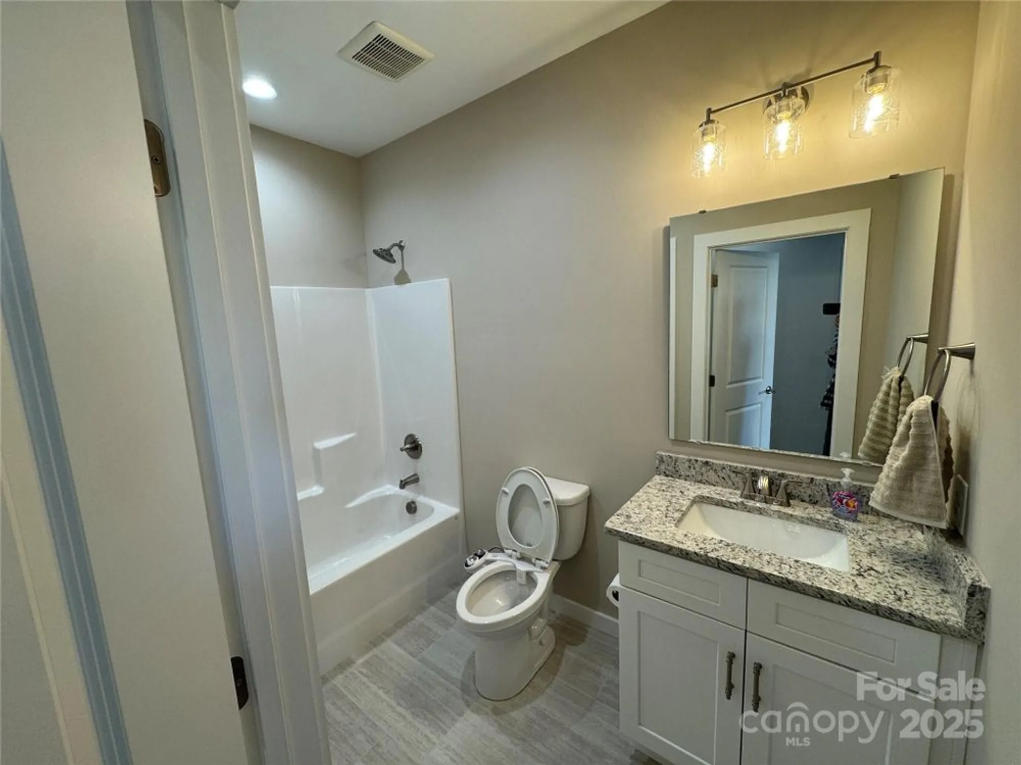 Property Slideshow image 23 of 26 | 2822 15th avenue pl se, Hickory, NC, 28602