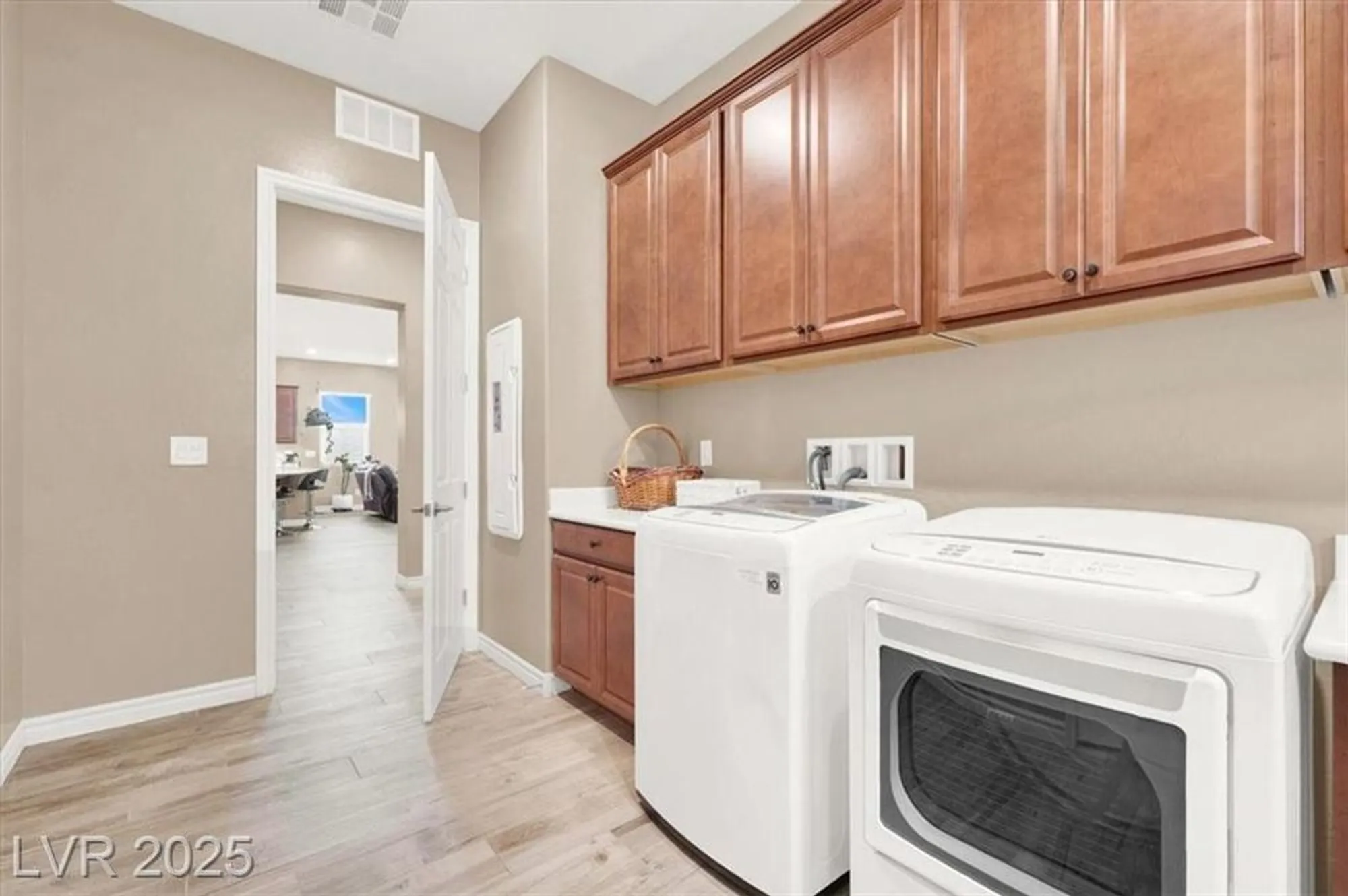 Property Slideshow image 27 of 48 | 400 middlestone ave, Henderson, NV, 89011