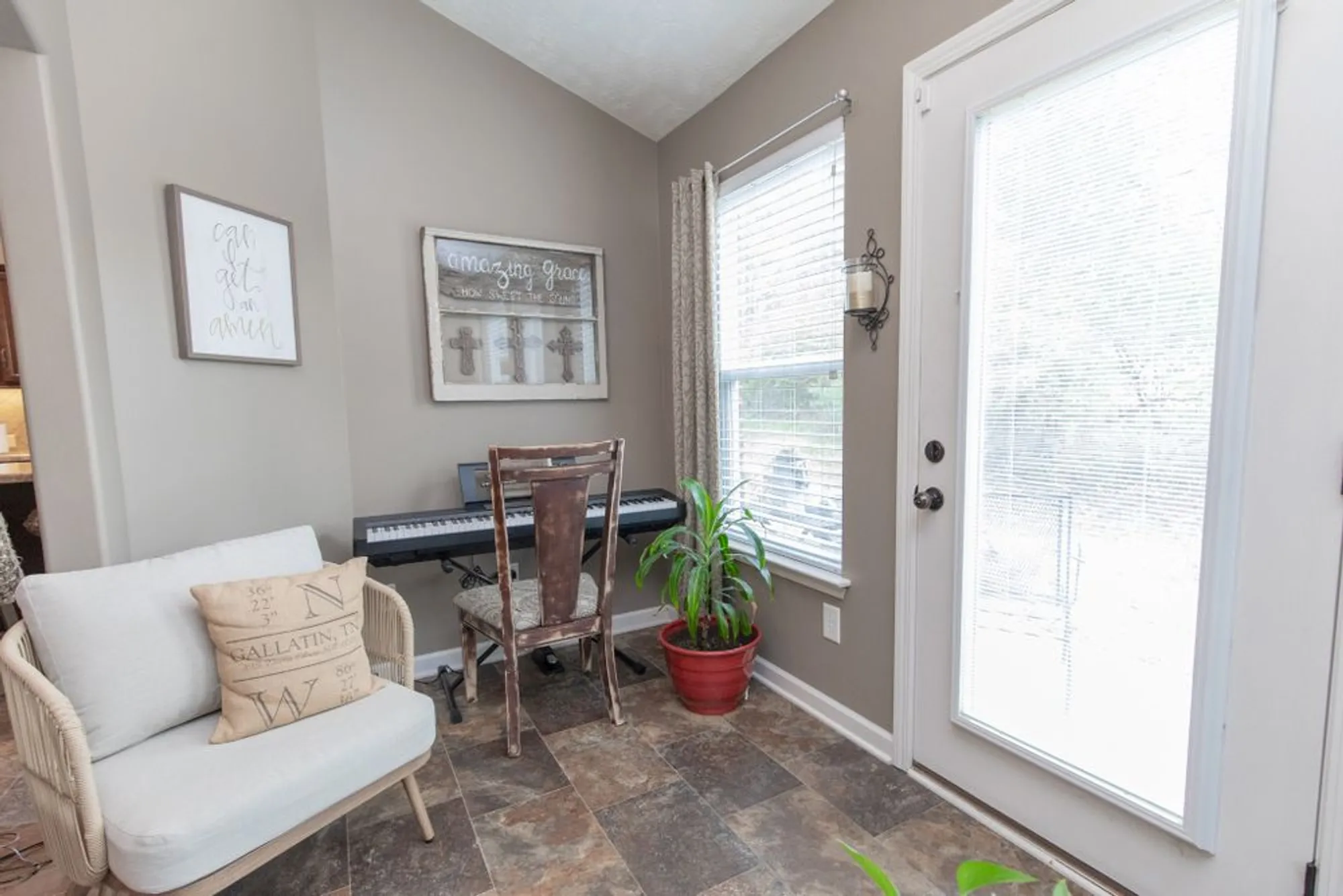 Property Slideshow image 18 of 50 | 395 devon chase hl 6001, Gallatin, TN, 37066