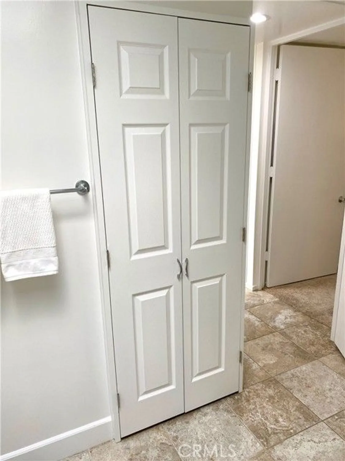 Property Slideshow image 16 of 32 | 1241 knollwood rd apt 46e, Seal Beach, CA, 90740