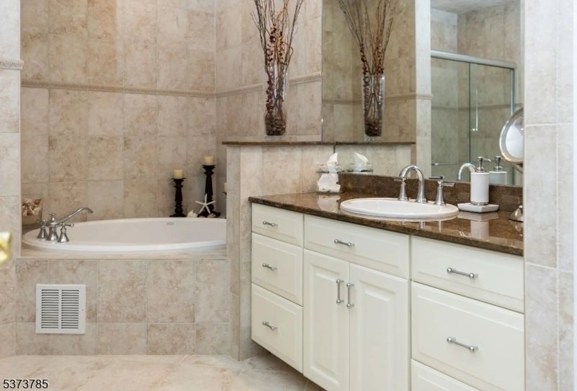 Property Slideshow image 19 of 43 | 3212 franklin ln # 212, Rockaway Boro, NJ, 07866