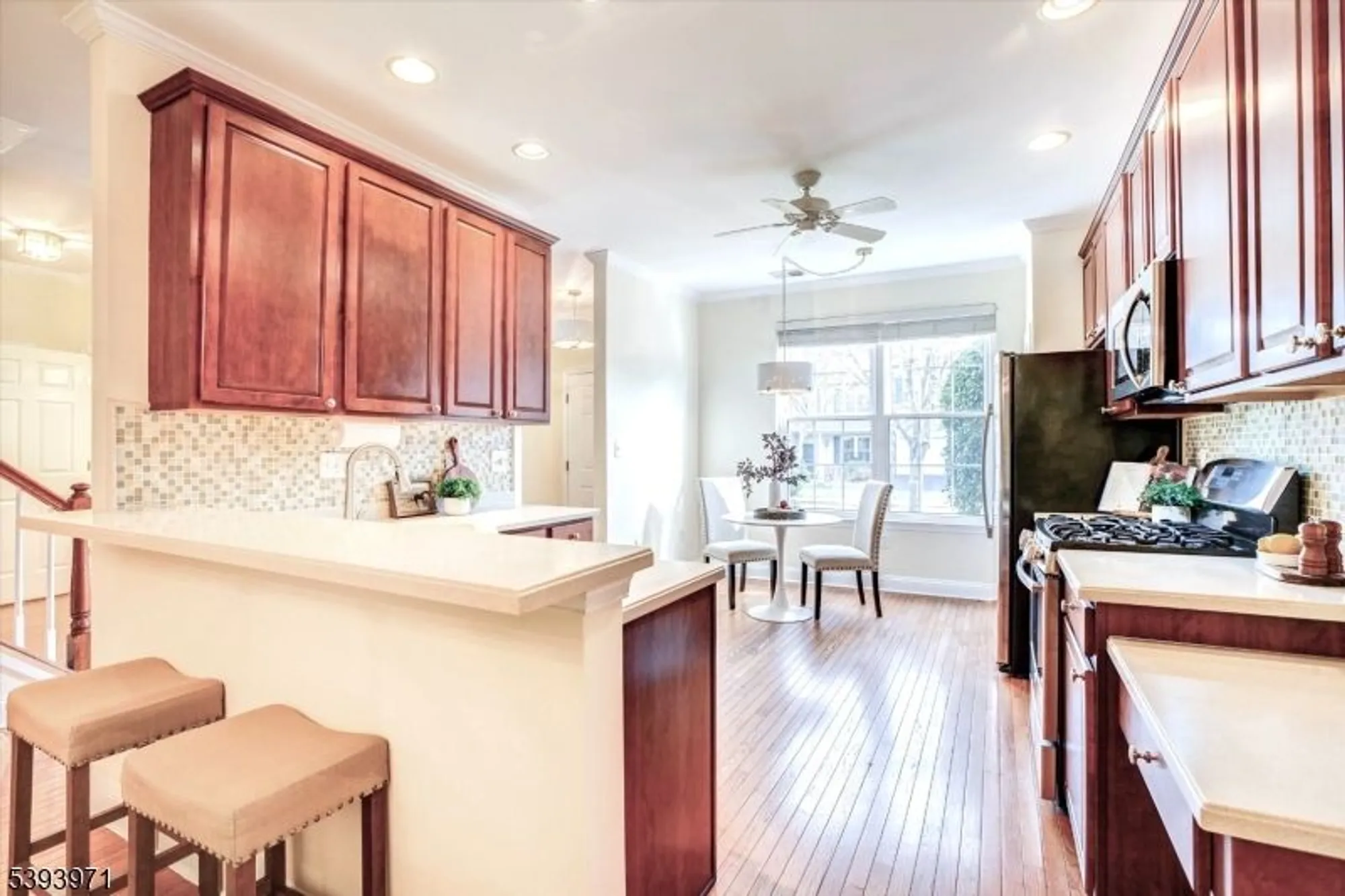 Property Slideshow image 4 of 29 | 13 fernwood ct, Whitehouse Station, NJ, 08889